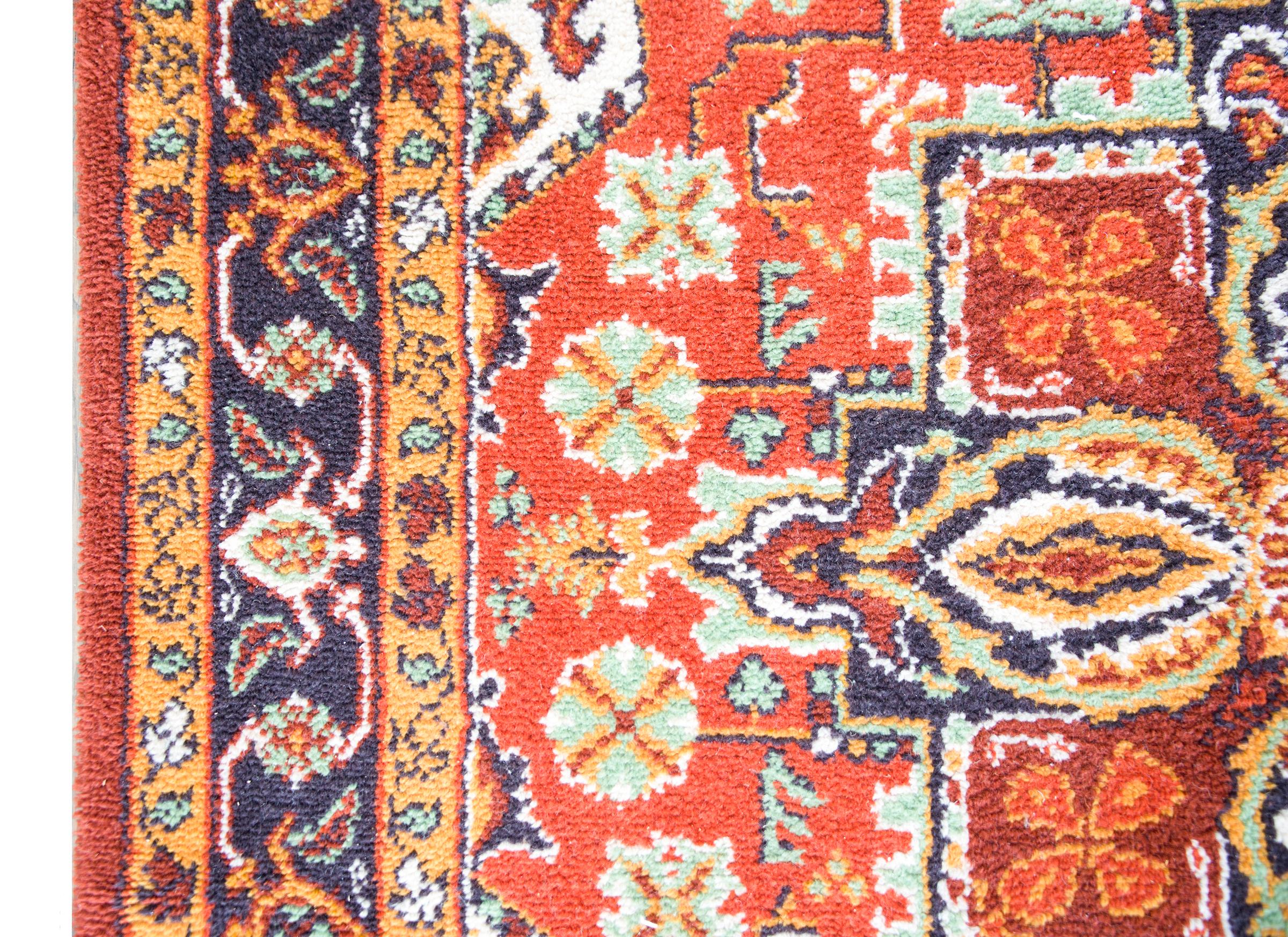 Vintage American Karistan Heriz-Style Rug In Good Condition For Sale In Chicago, IL