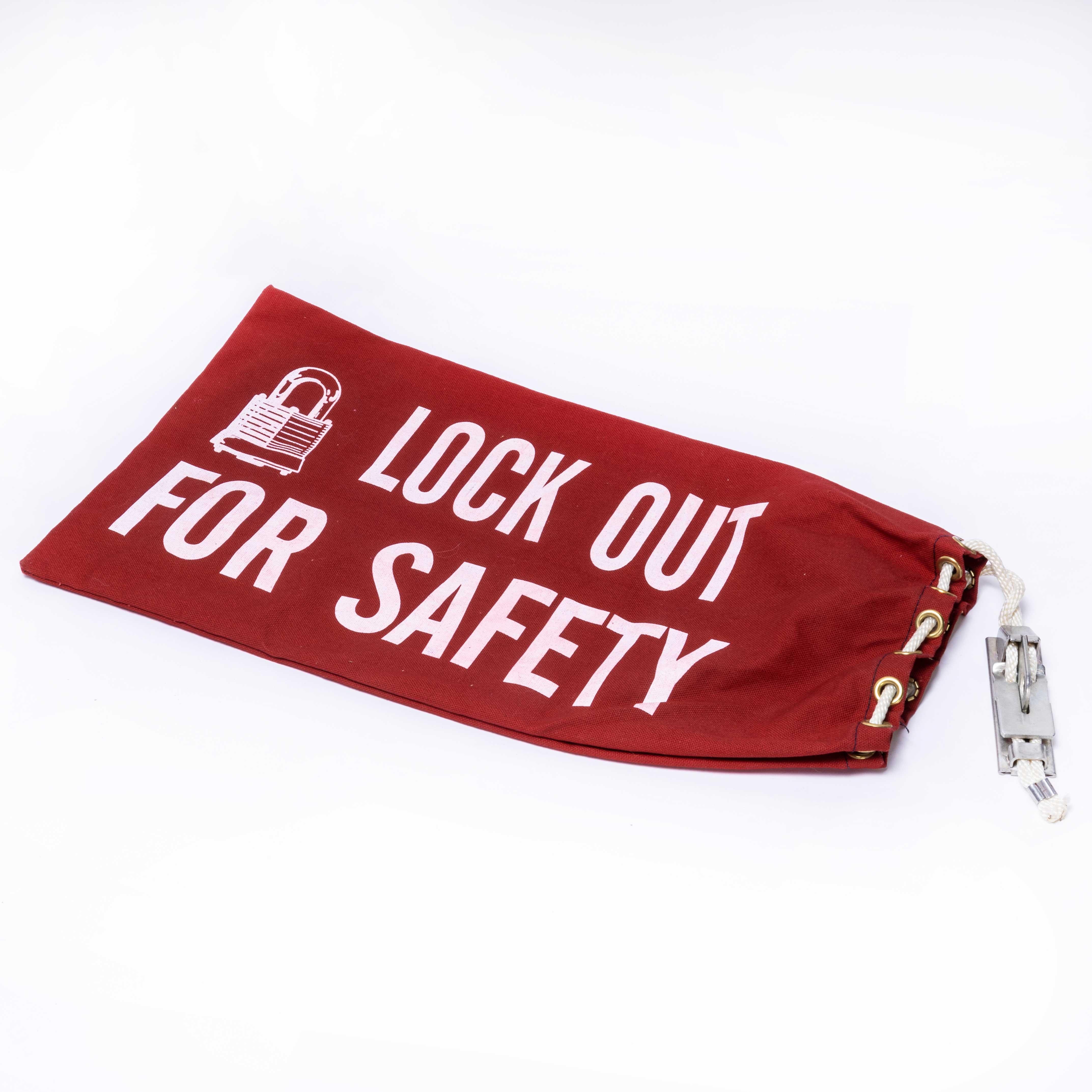 Vintage American lock out for safety bag
Vintage American lock out for safety bag. Used for postal security. Excellent condition.

WORKSHOP REPORT
Our workshop team inspect every product and carry out any needed repairs to ensure that everything