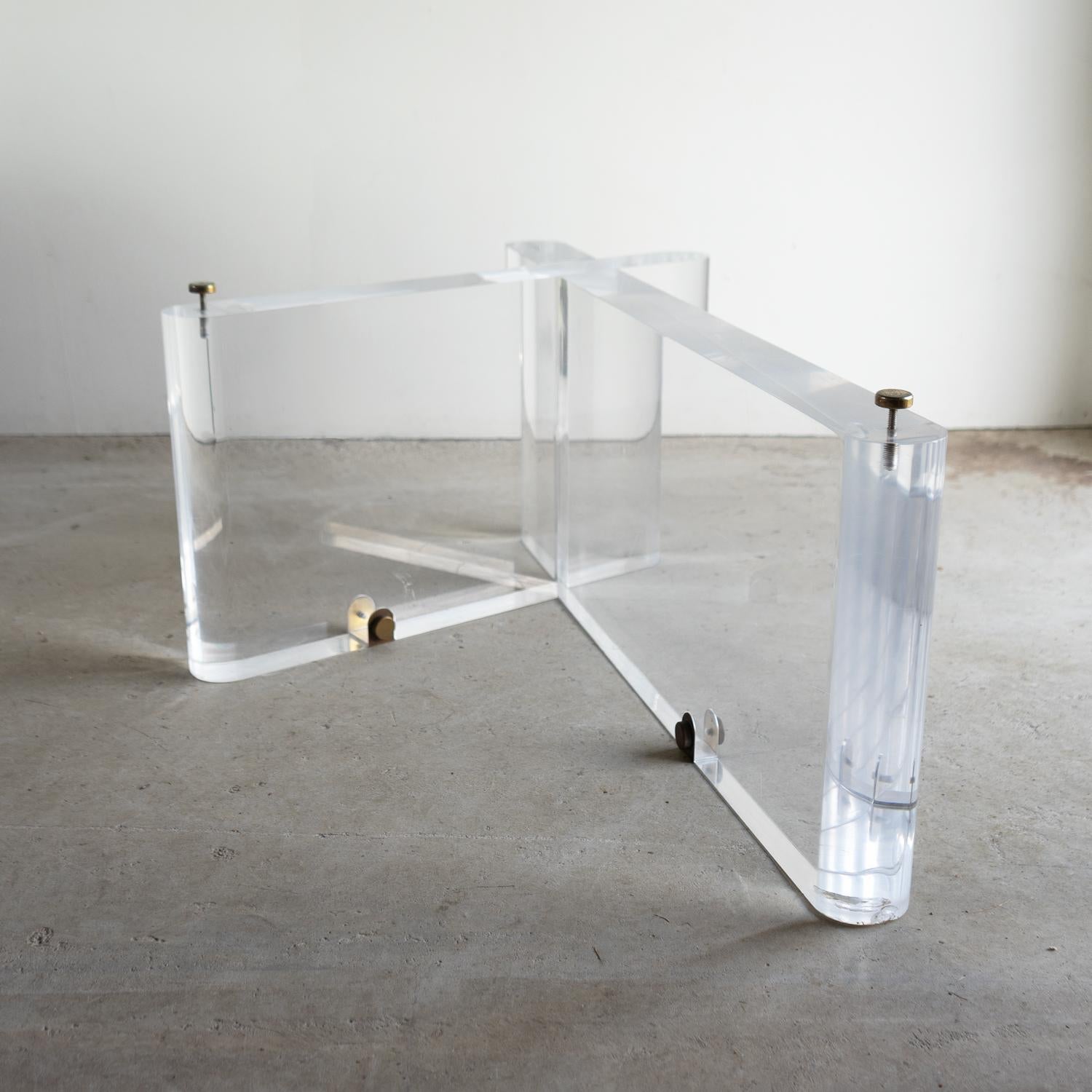 Vintage American Lucite Coffee Table Base By Lion in Frost, Signed, 1970s en vente 5