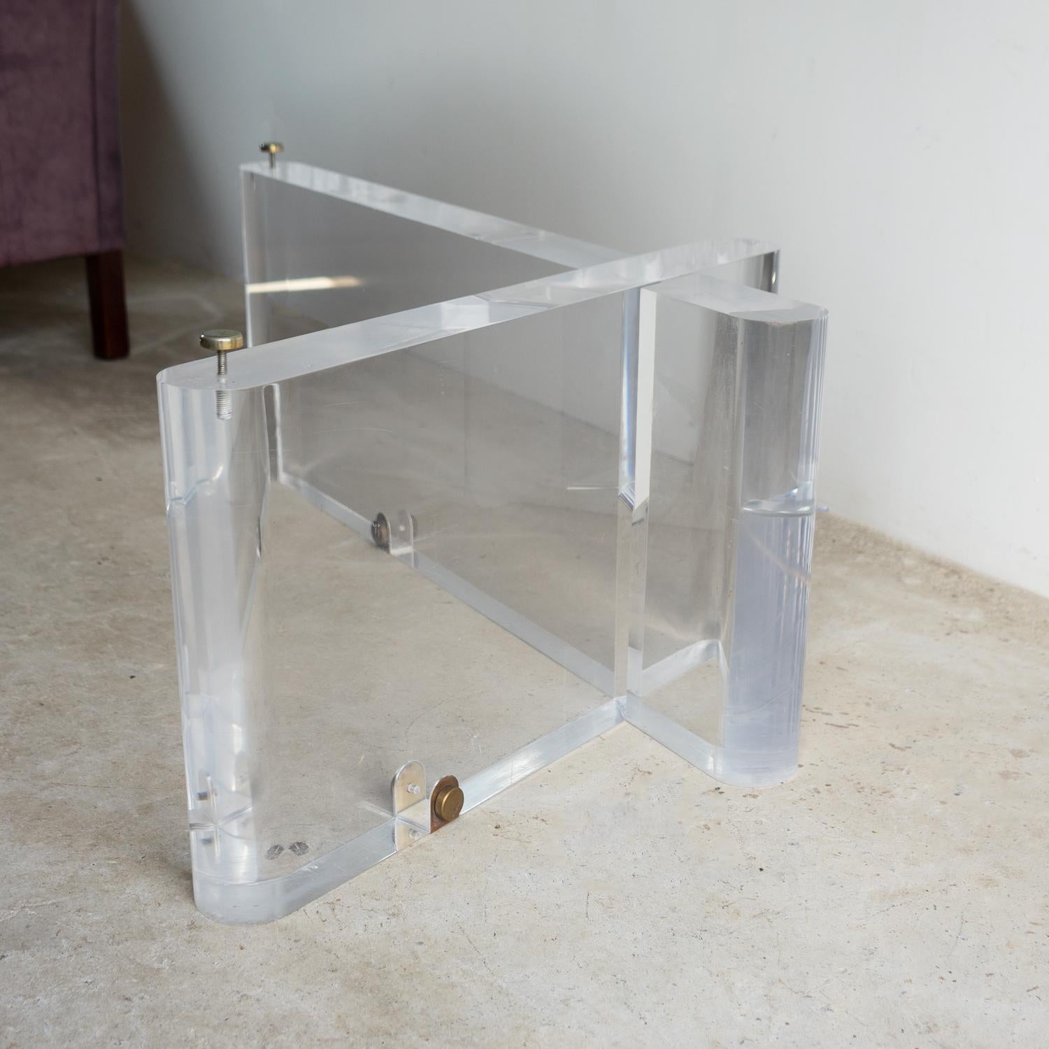 Fin du 20e siècle Vintage American Lucite Coffee Table Base By Lion in Frost, Signed, 1970s en vente