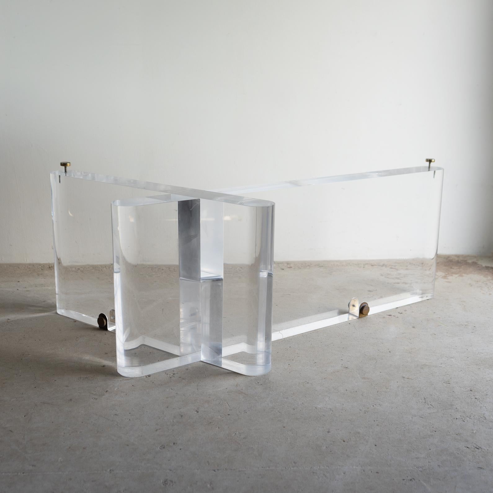 Vintage American Lucite Coffee Table Base By Lion in Frost, Signed, 1970s en vente 3