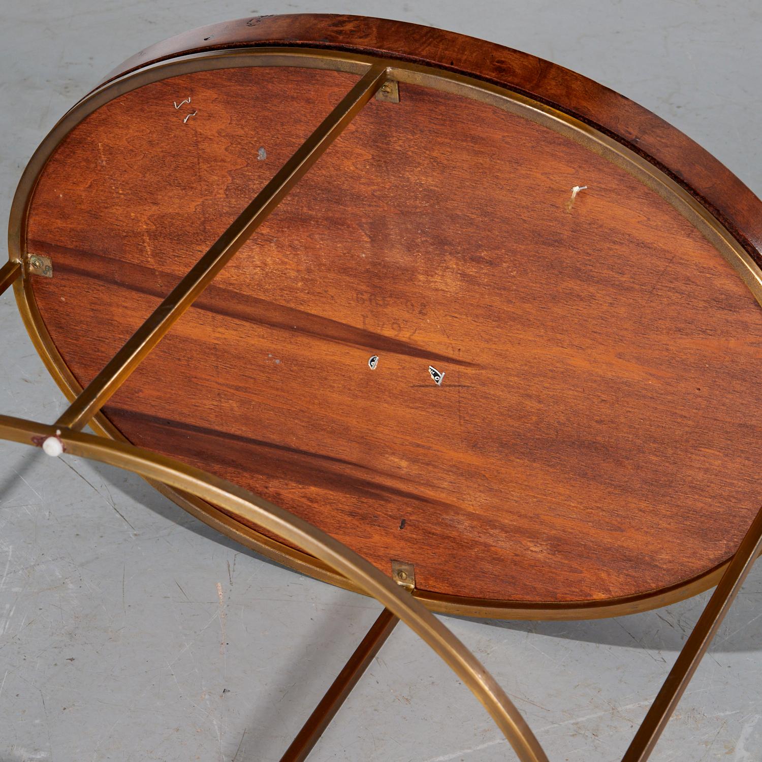 Vintage American Made Brandt Furniture Tavolino ovale in legno di radica e ottone In condizioni buone in vendita a Morristown, NJ
