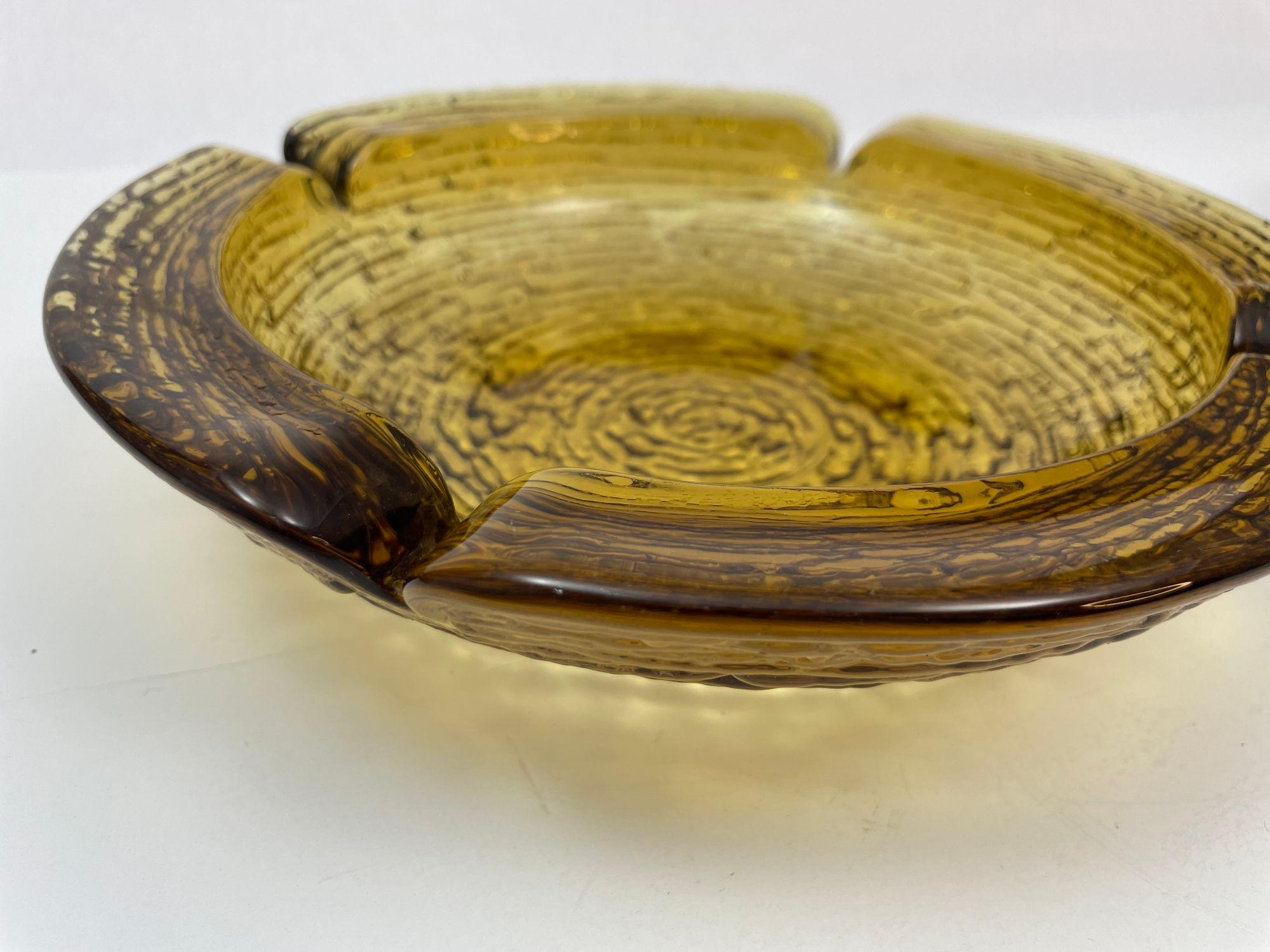 Vintage American Mid-century Large Textured Amber Glass Ashtray Anchor Hocking In Good Condition In North Hollywood, CA