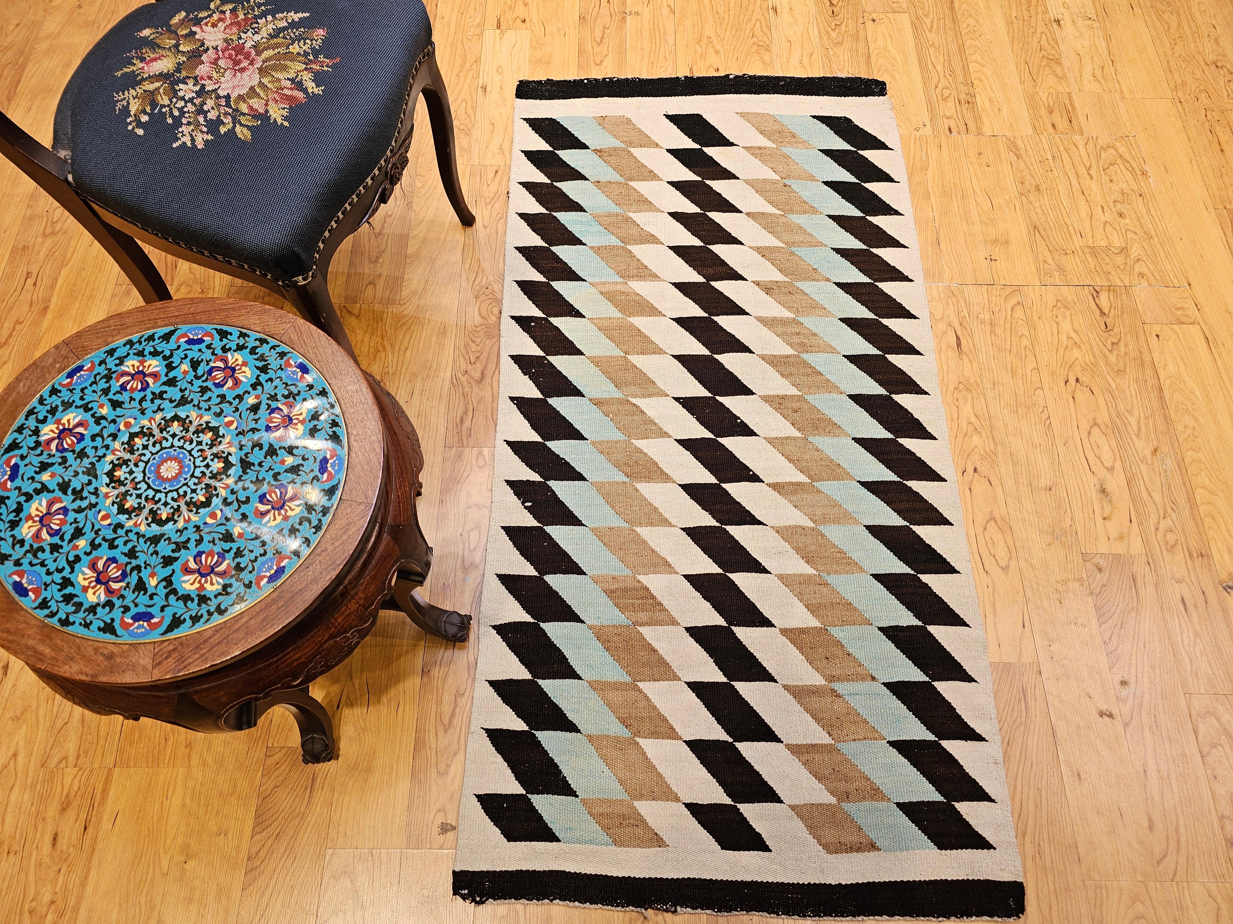 Vintage American Navajo Area Rug in Eye Dazzler Pattern For Sale 8