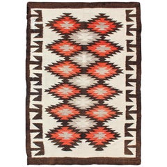 Tapis tribal américain Navajo vintage avec des diamants en brun:: orange et ivoire