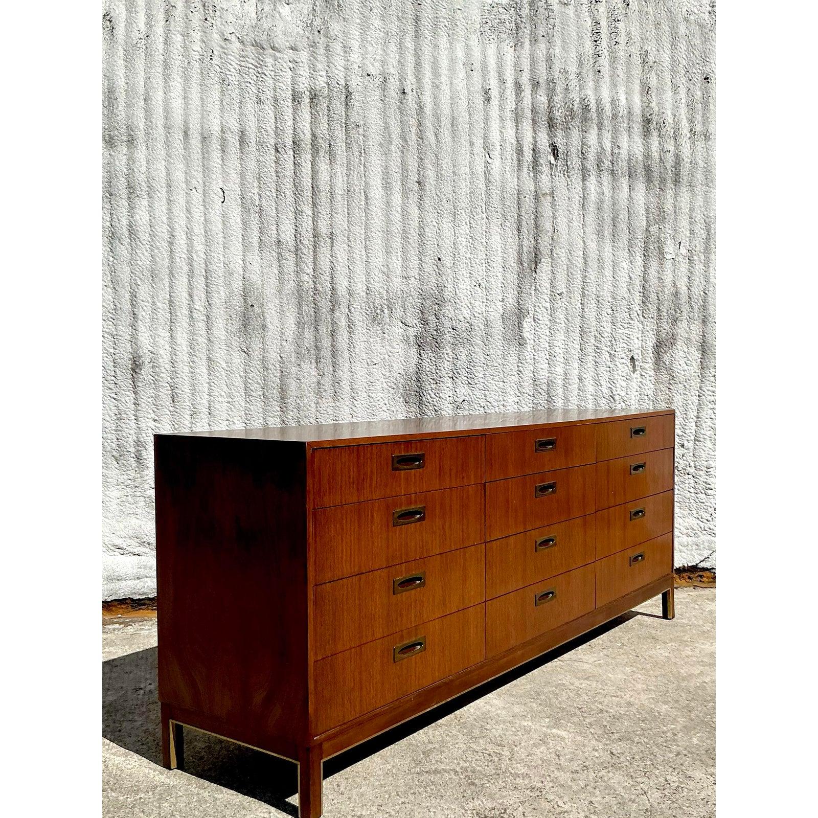 Mid-Century Modern Vintage American of Martinsville 12 Drawer Dresser For Sale