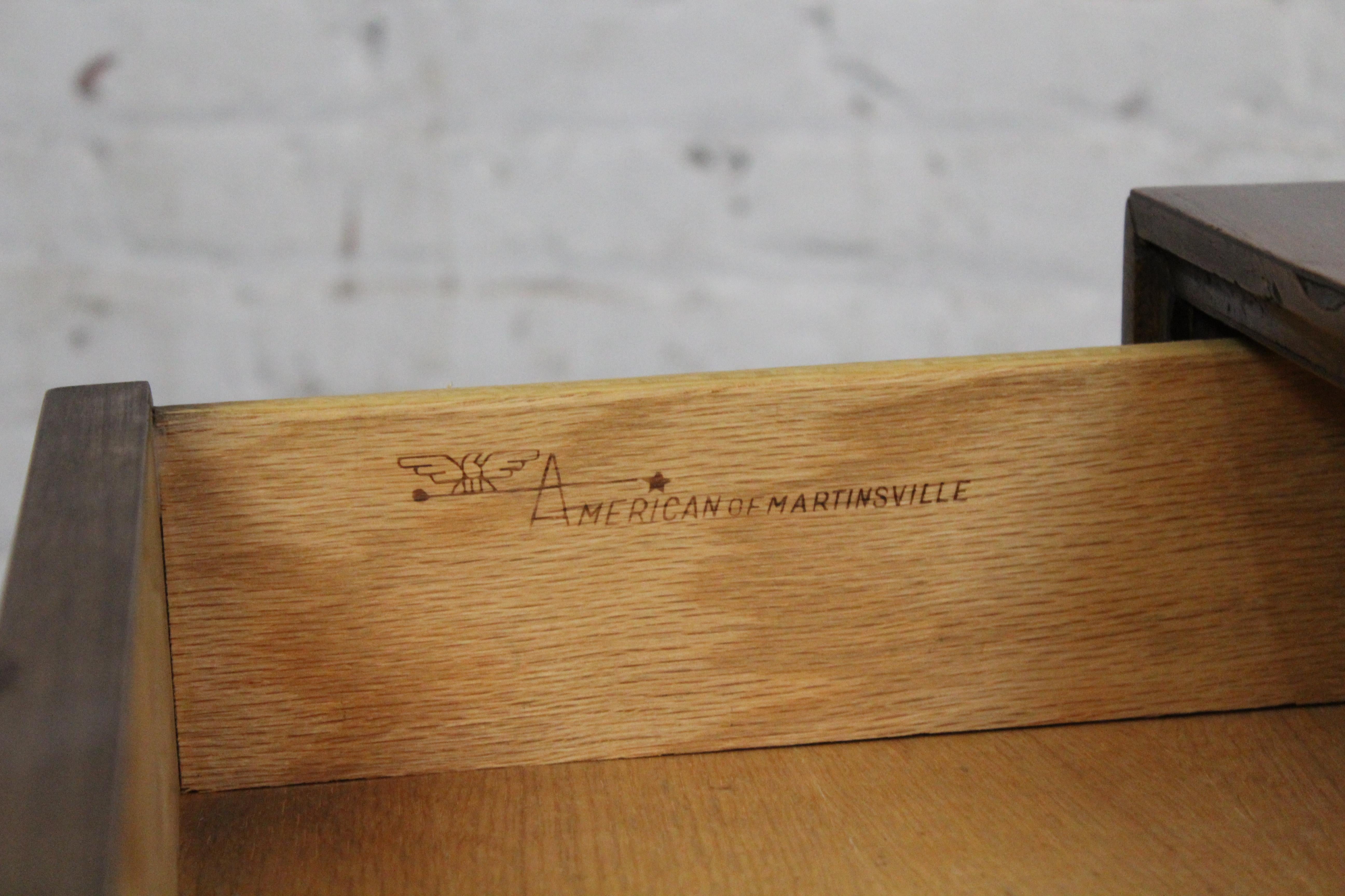 Vintage American of Martinsville, Beistelltisch aus Nussbaumholz, Vintage im Angebot 3