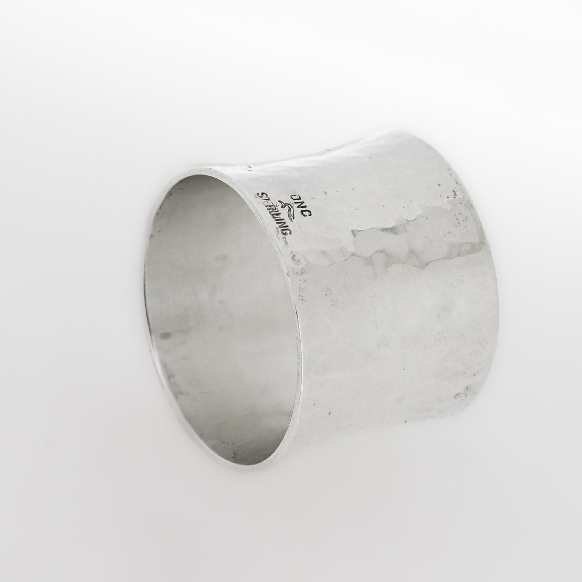 Arts and Crafts Vintage Old Newbury Crafters argent sterling martelé à la main Rond de serviette en vente