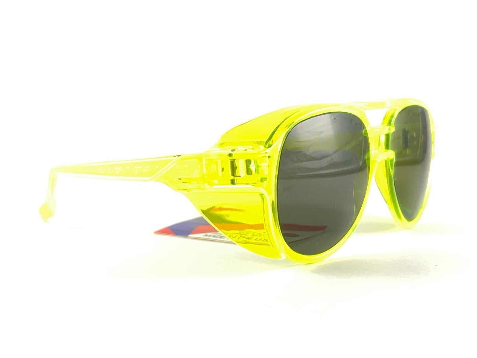 Amerikanische optische Vintage-Sonnenbrille „ Aerosite“ Aviator Neon, Vintage, 80er Jahre, hergestellt in Usa im Zustand „Neu“ im Angebot in Baleares, Baleares