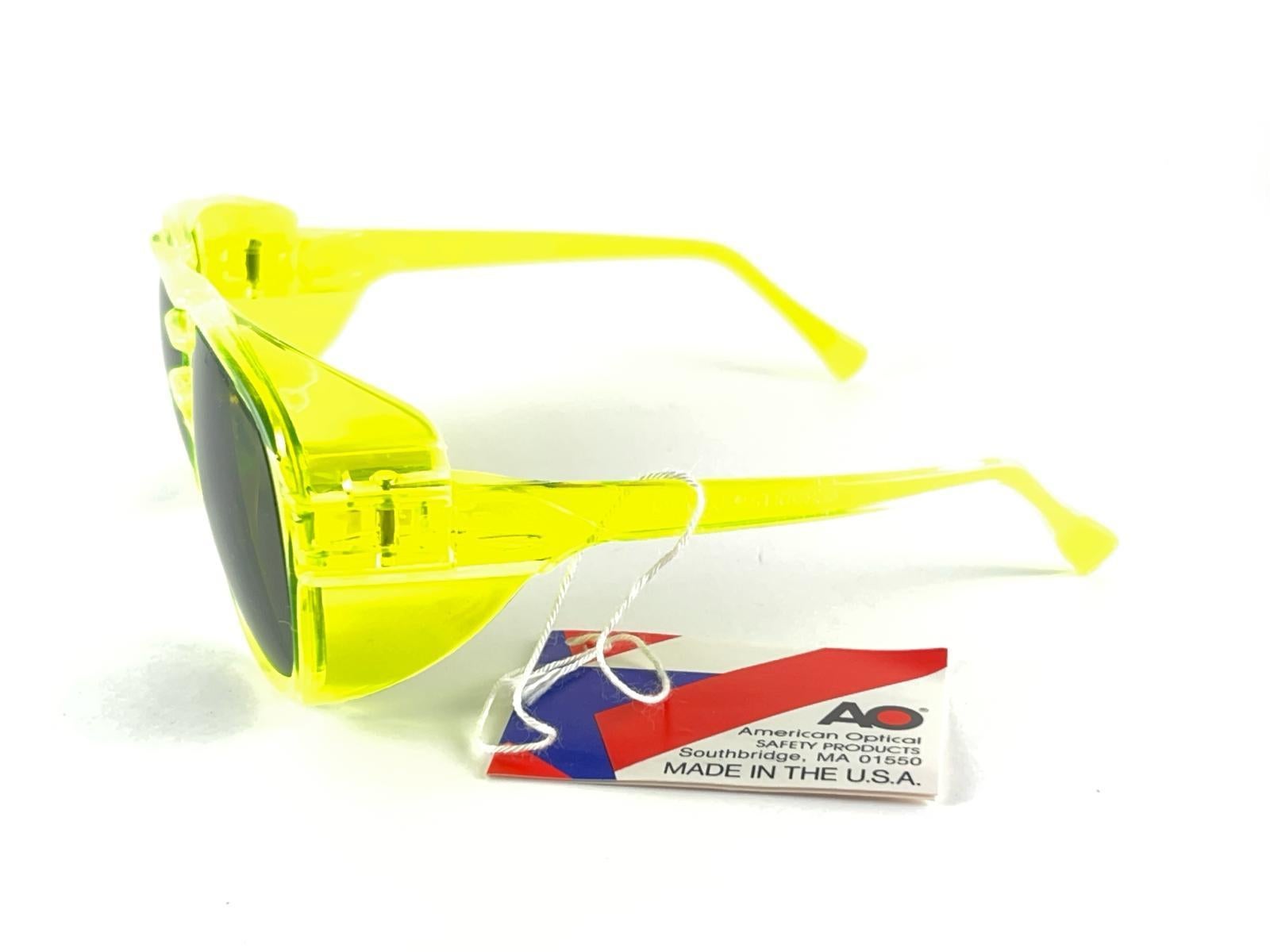 Amerikanische optische Vintage-Sonnenbrille „ Aerosite“ Aviator Neon, Vintage, 80er Jahre, hergestellt in Usa für Damen oder Herren im Angebot