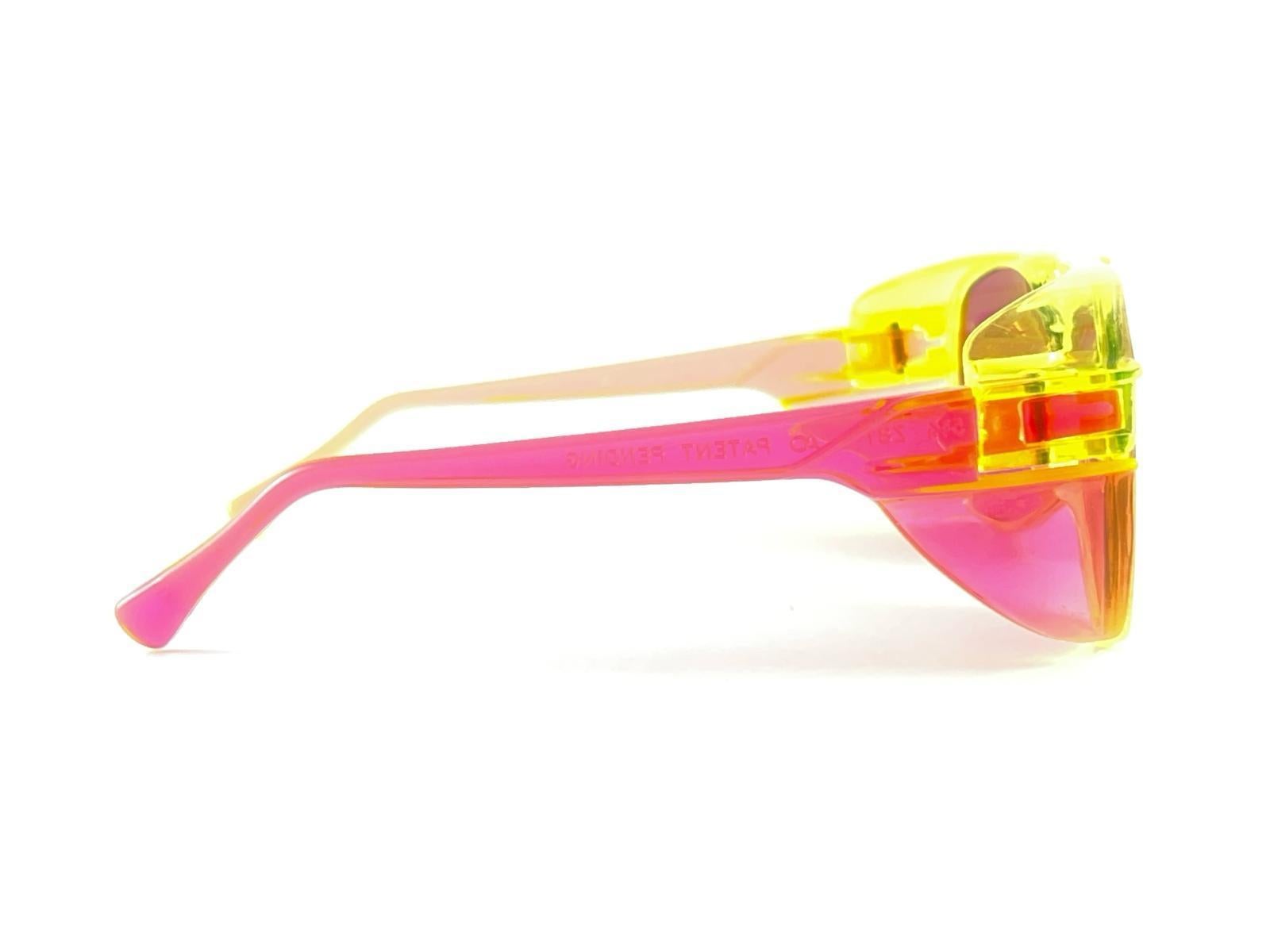 Amerikanische optische Vintage-Sonnenbrille „ Aerosite“ Aviator Neon, Vintage, 80er Jahre, hergestellt in Usa im Angebot 1