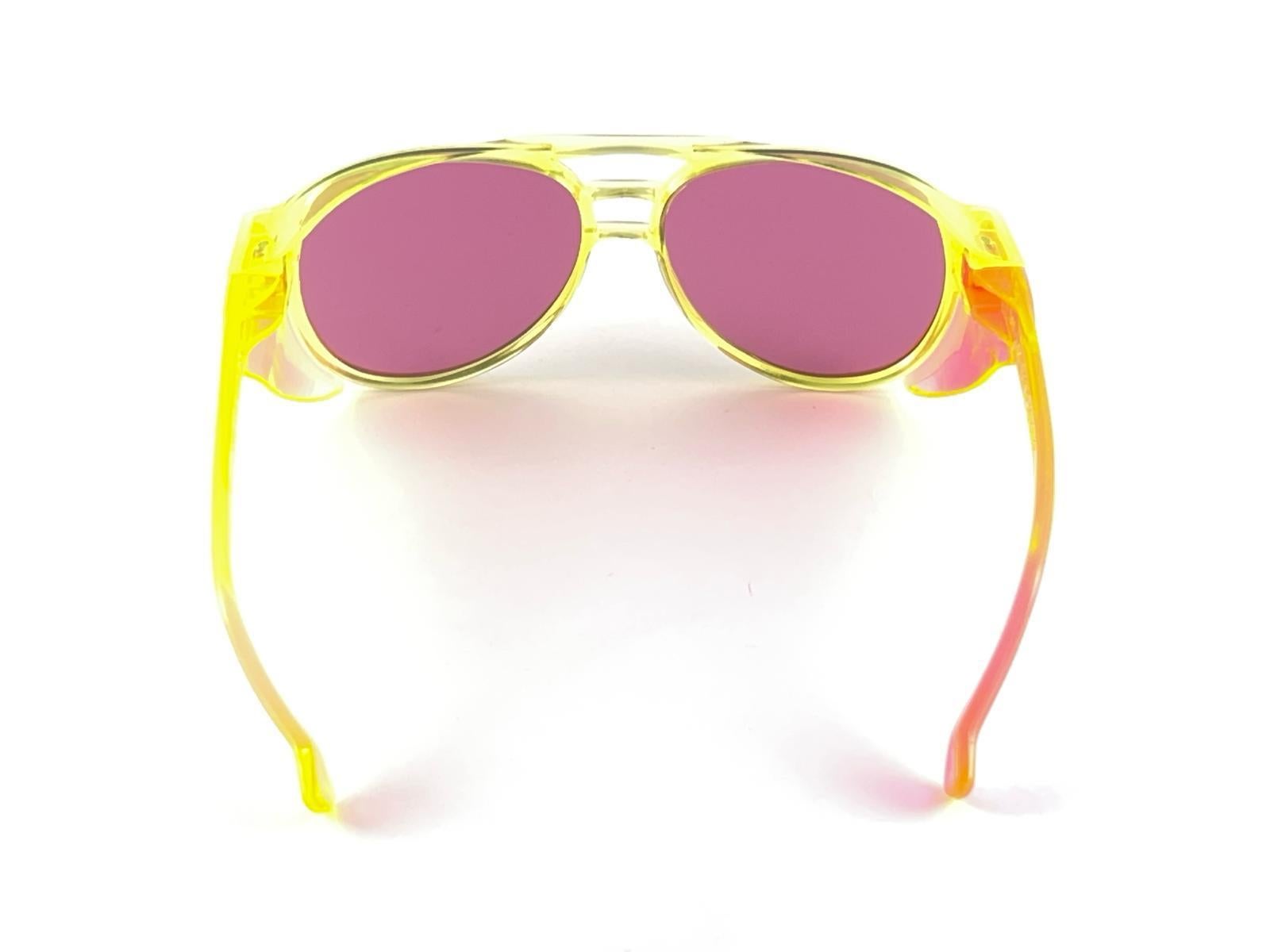 Amerikanische optische Vintage-Sonnenbrille „ Aerosite“ Aviator Neon, Vintage, 80er Jahre, hergestellt in Usa im Angebot 5