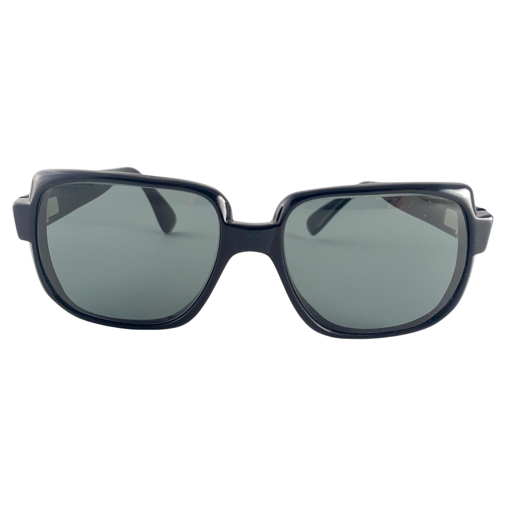 Vintage American Optical Midcentury Noir  Lunettes de soleil 1960's Usa en vente