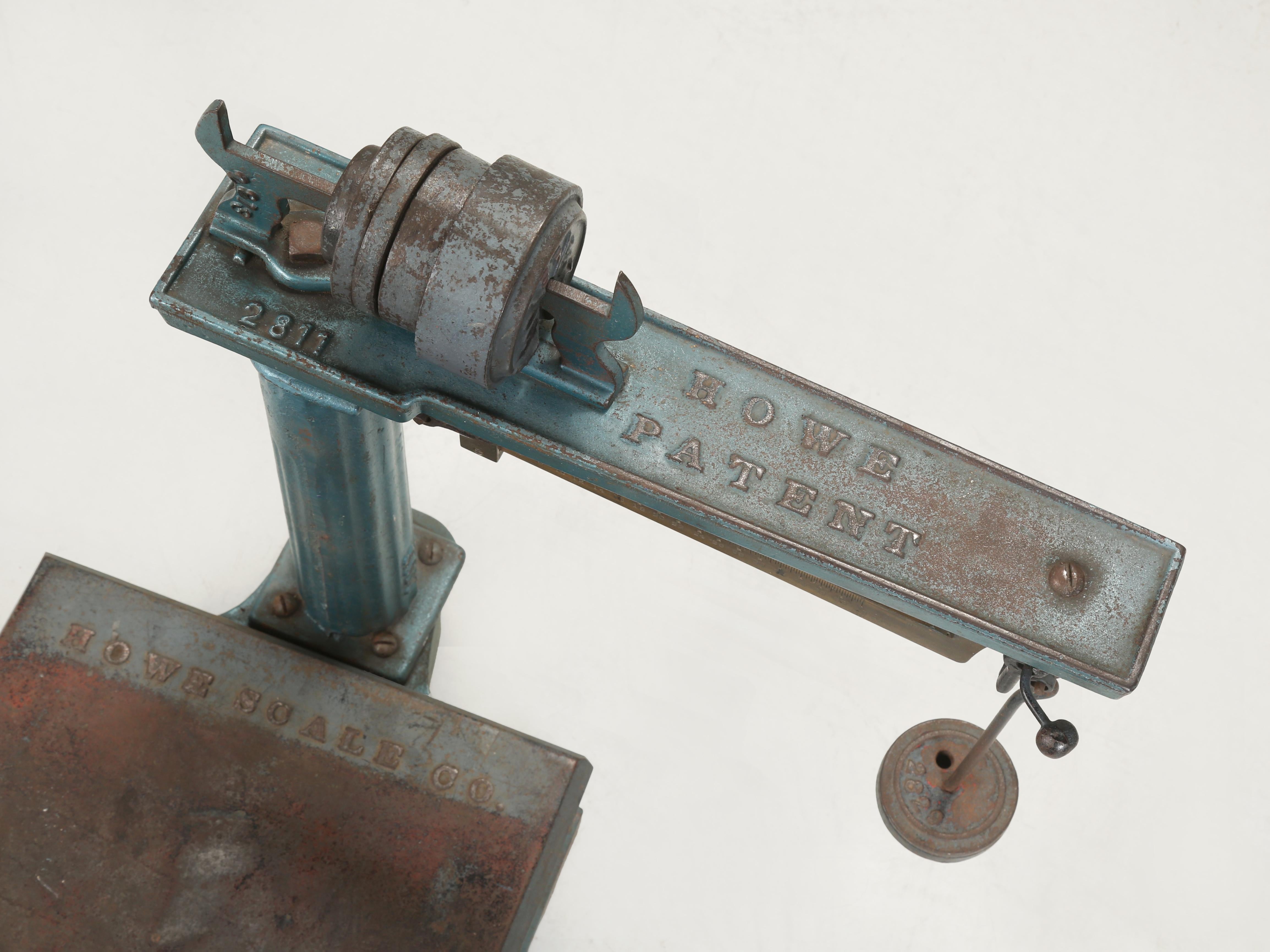 Inizio XX secolo La bilancia a vernice originale americana d'epoca è un ottimo oggetto decorativo per la cucina in vendita