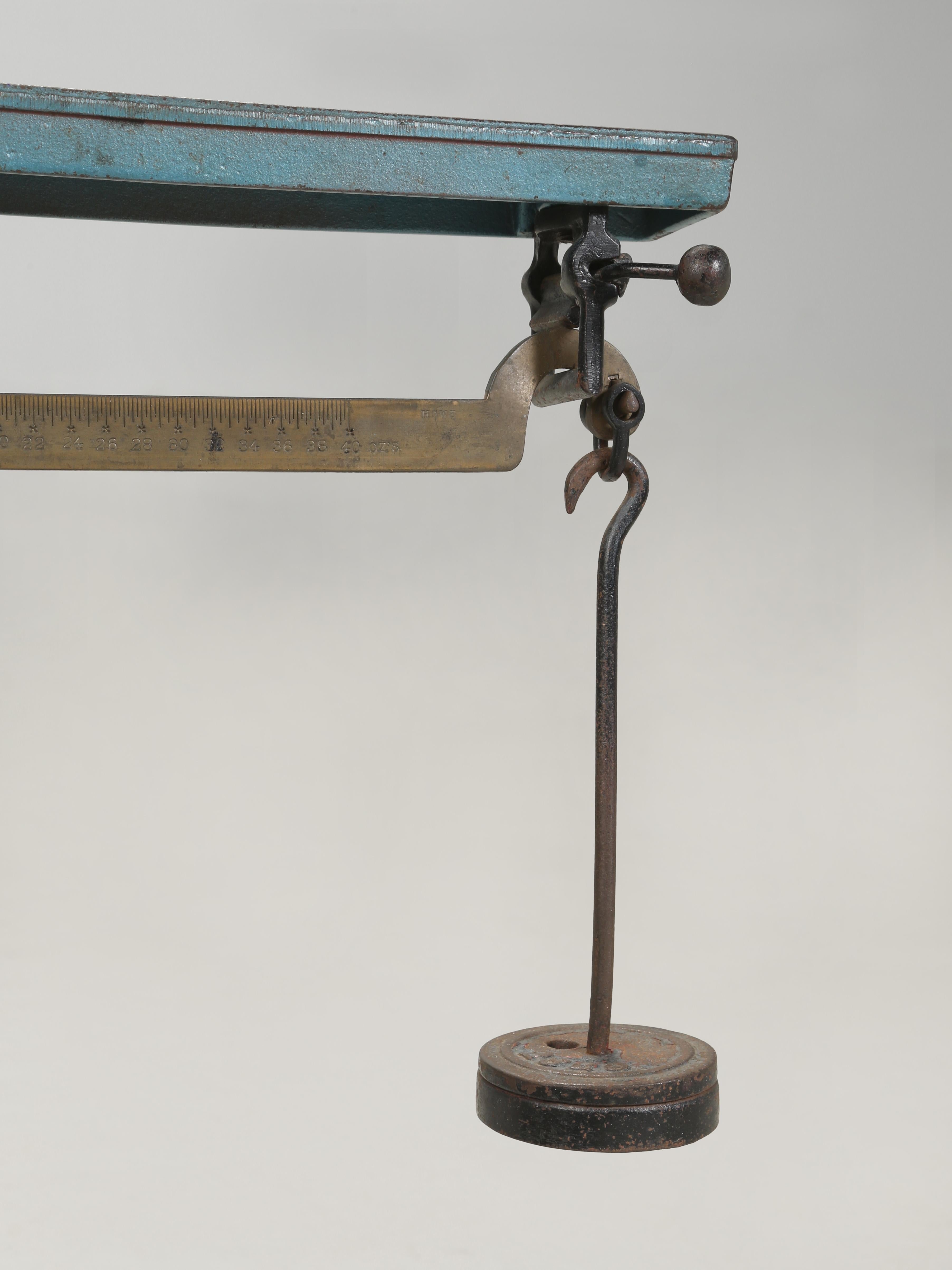 La bilancia a vernice originale americana d'epoca è un ottimo oggetto decorativo per la cucina in vendita 1