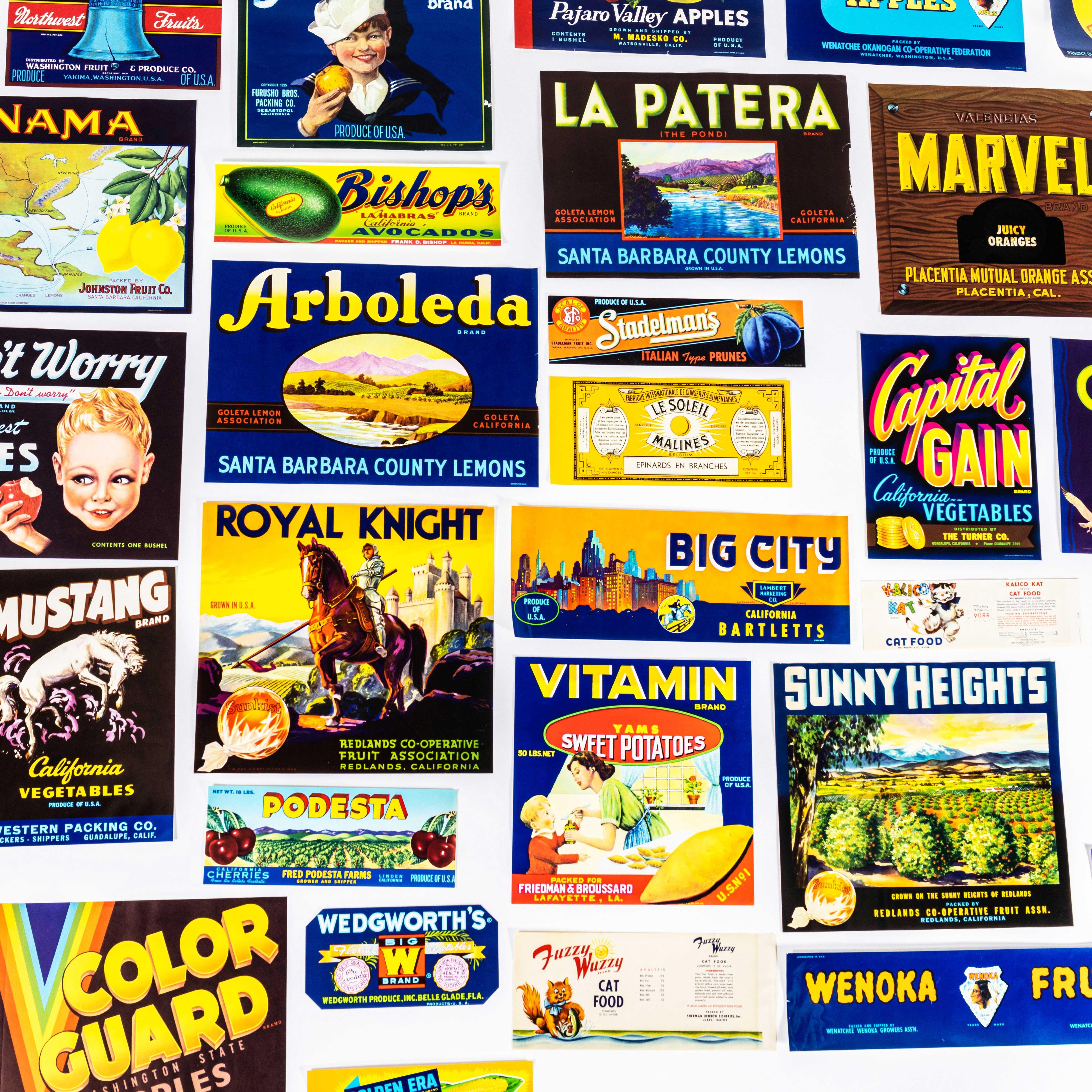 Vintage American Original Papier Kiste Etiketten - Set von fünf. 

Wir verfügen über eine große Menge an originalen, nicht mehr erhältlichen, hauptsächlich amerikanischen Kistenetiketten, die aufgrund ihrer erstaunlichen Grafiken ausgewählt wurden.