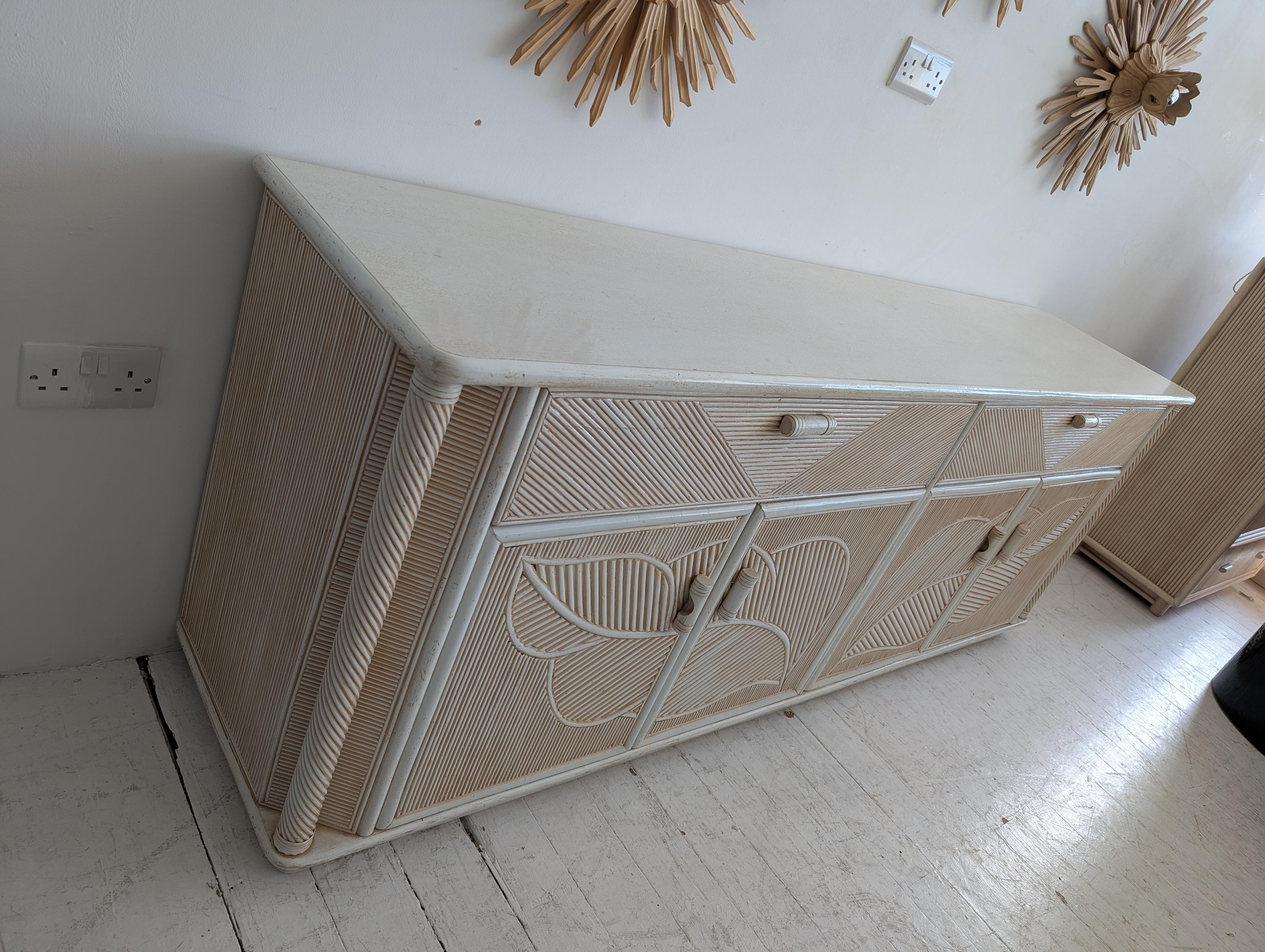 Vintage American pencil reed / cane & wood sideboard with leaf motif, 1970s For Sale 5