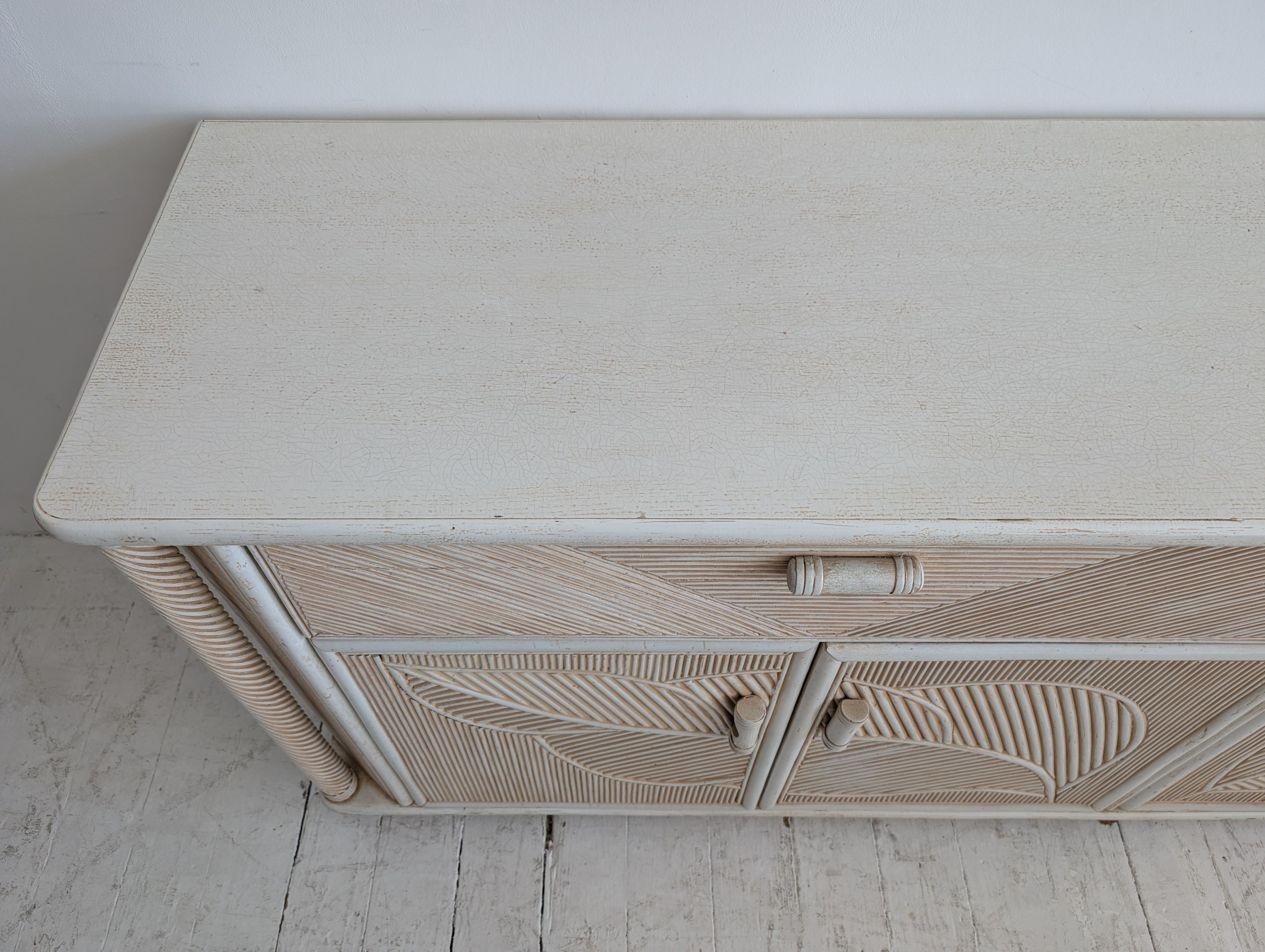 Vintage American pencil reed / cane & wood sideboard with leaf motif, 1970s For Sale 6