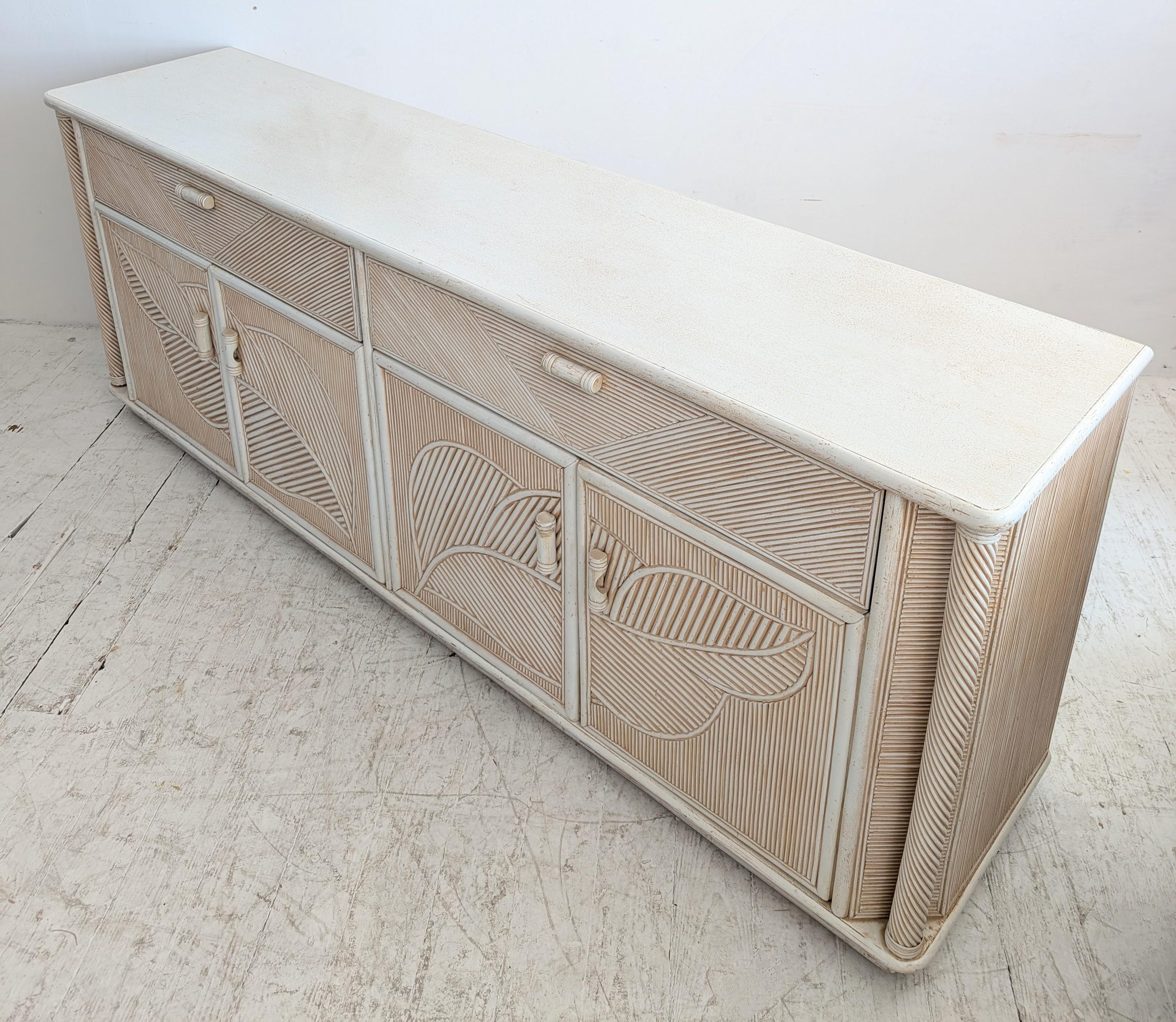Vintage American pencil reed / cane & wood sideboard with leaf motif, 1970s For Sale 1