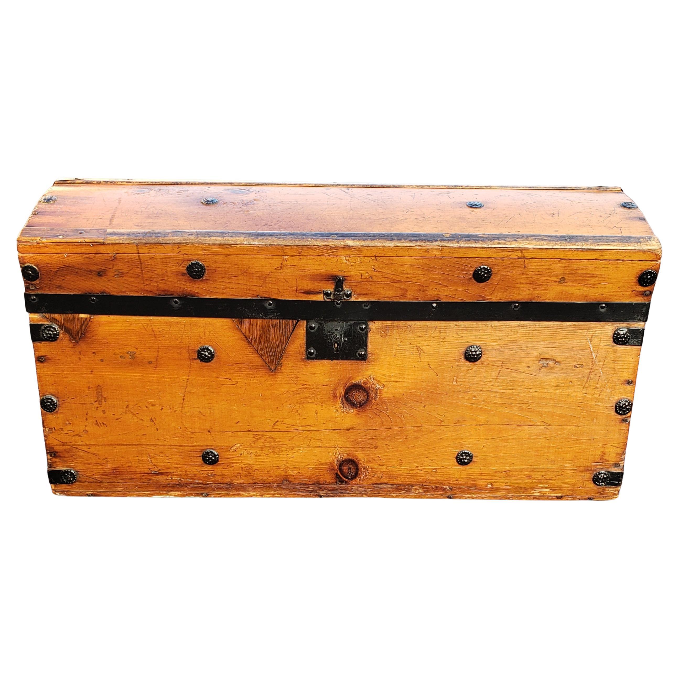 Vintage American Pine Trunk with Solid Wooden Handles, circa 1960s In Good Condition For Sale In Germantown, MD