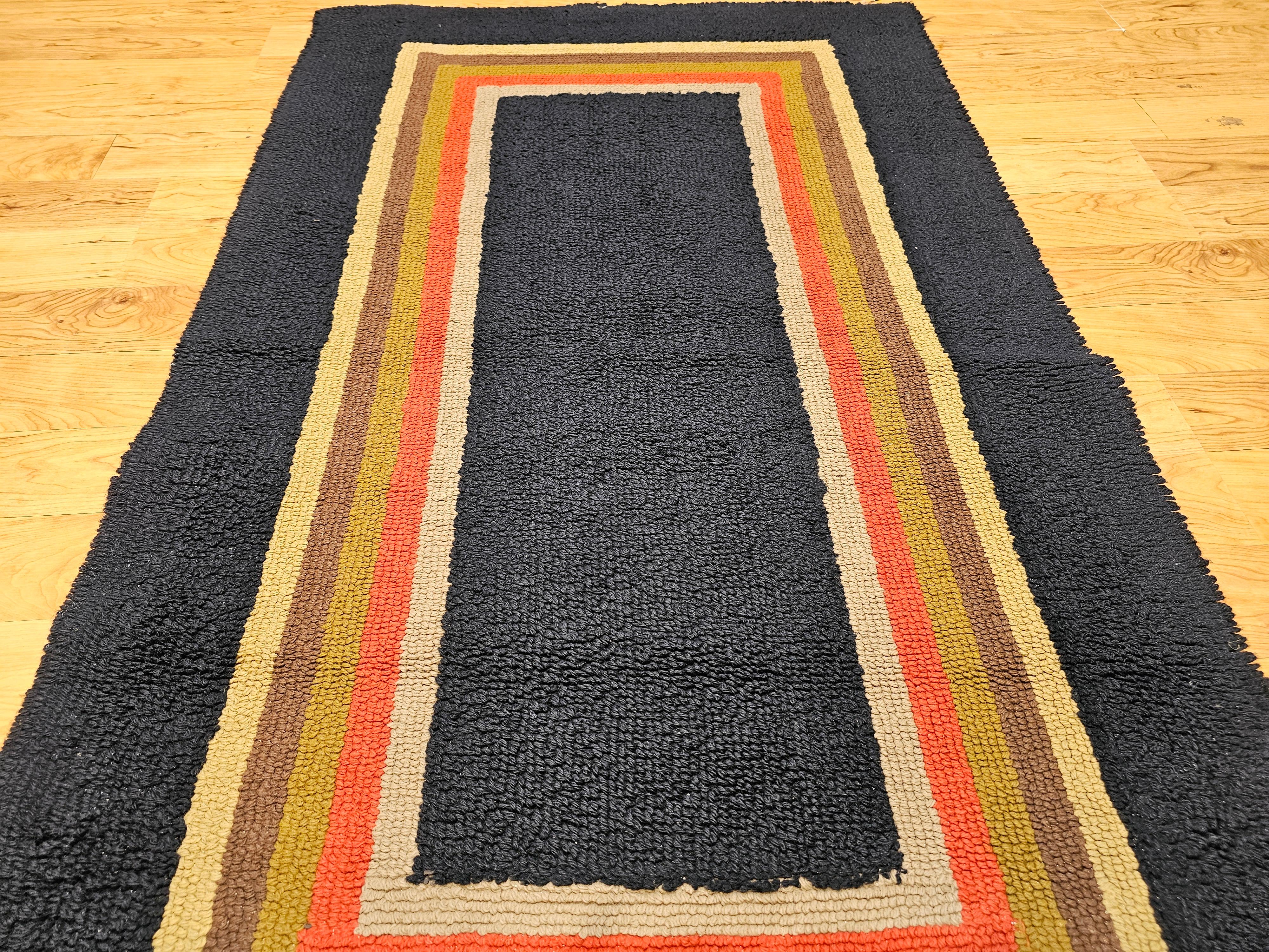 Tapis vintage American Rag Navy, Tan, Brown, Ochre, Red Bon état à Barrington, IL