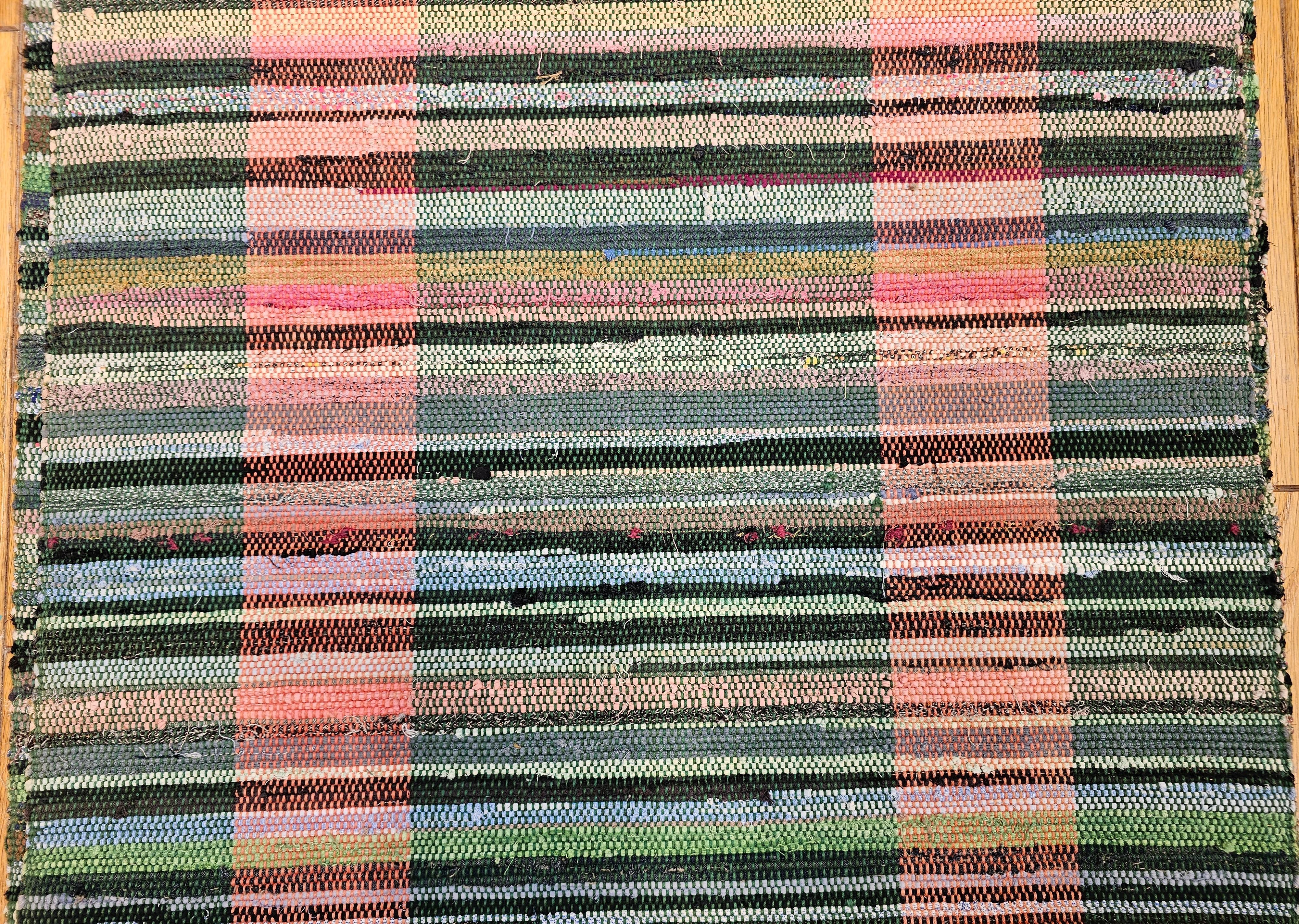 Amerikanischer Rag Long Vintage-Läufer in Grün, Rosa, Blau, Creme und Creme mit Streifenmuster (Handgewebt) im Angebot