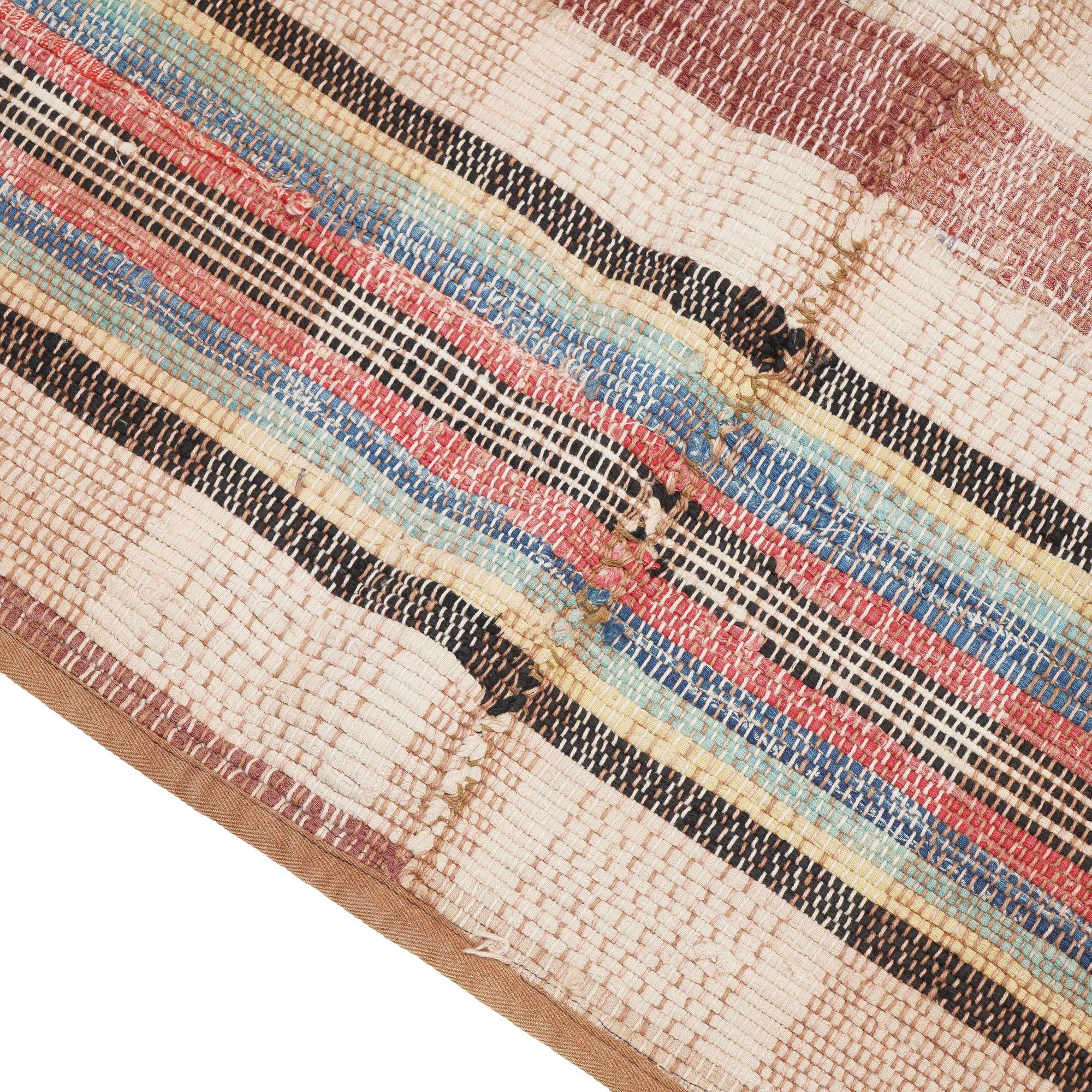 Vintage American rag rug with bound edges, c. 1850-1900 For Sale 4