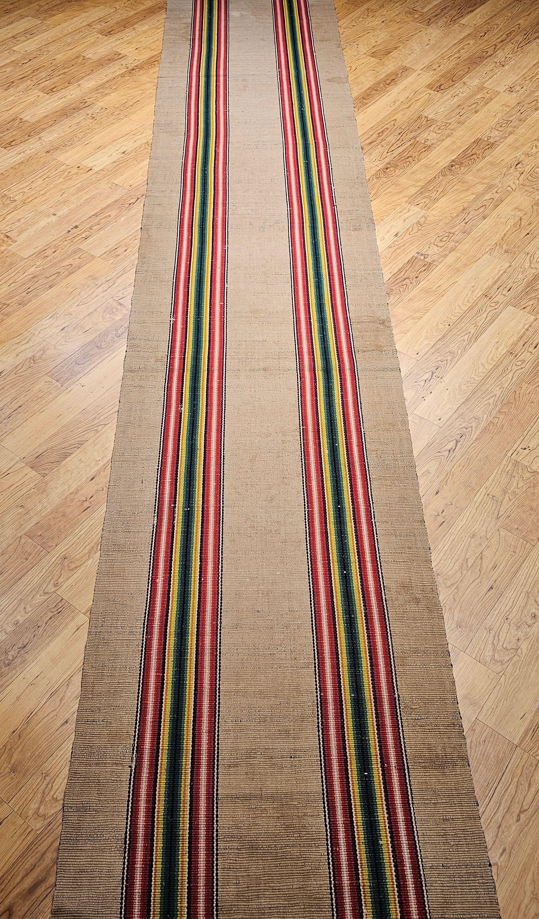 Tissé à la main Chemin de table en chiffon américain vintage en vente