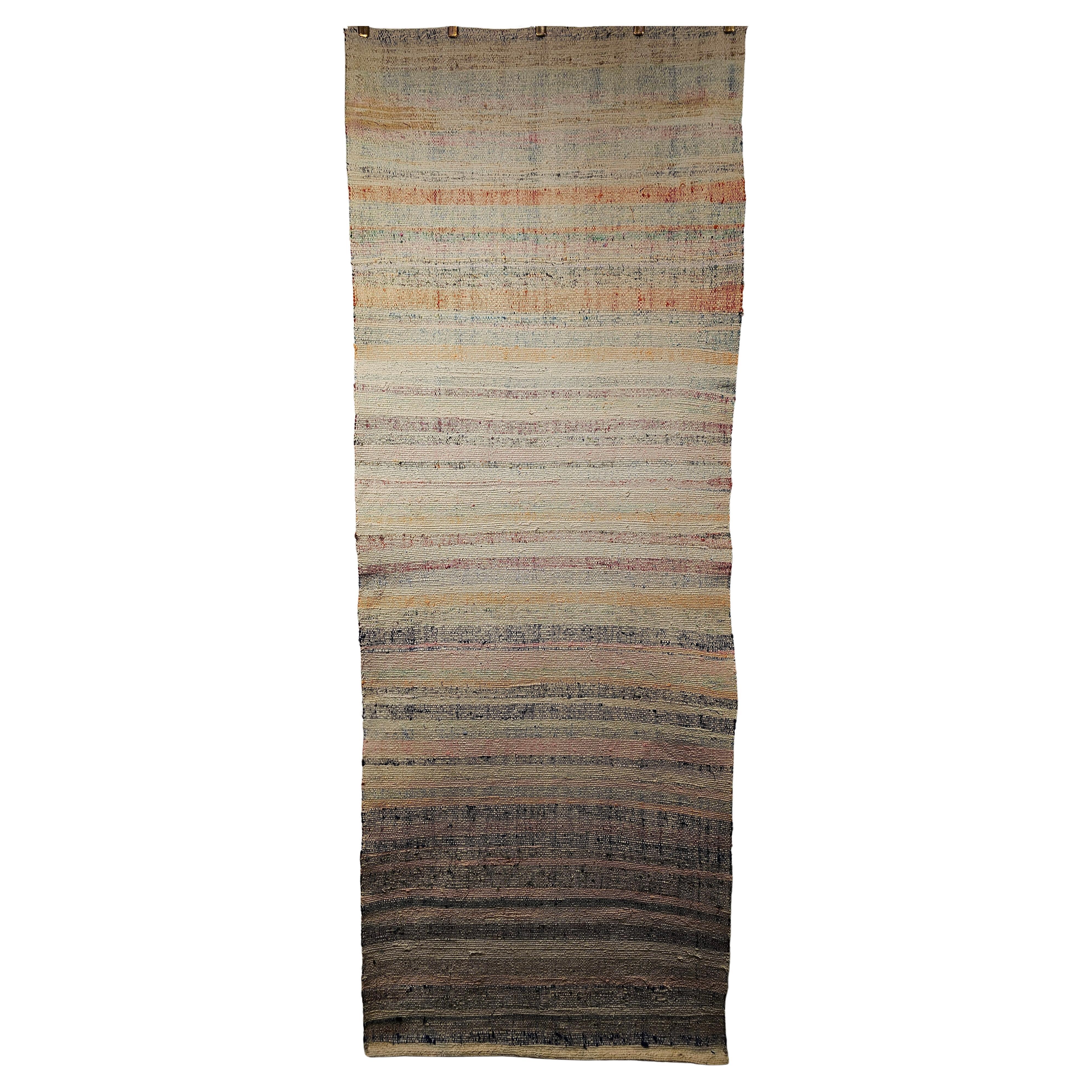 Runner di pezza americano vintage con motivo a righe in avorio, rosa, blu e verde