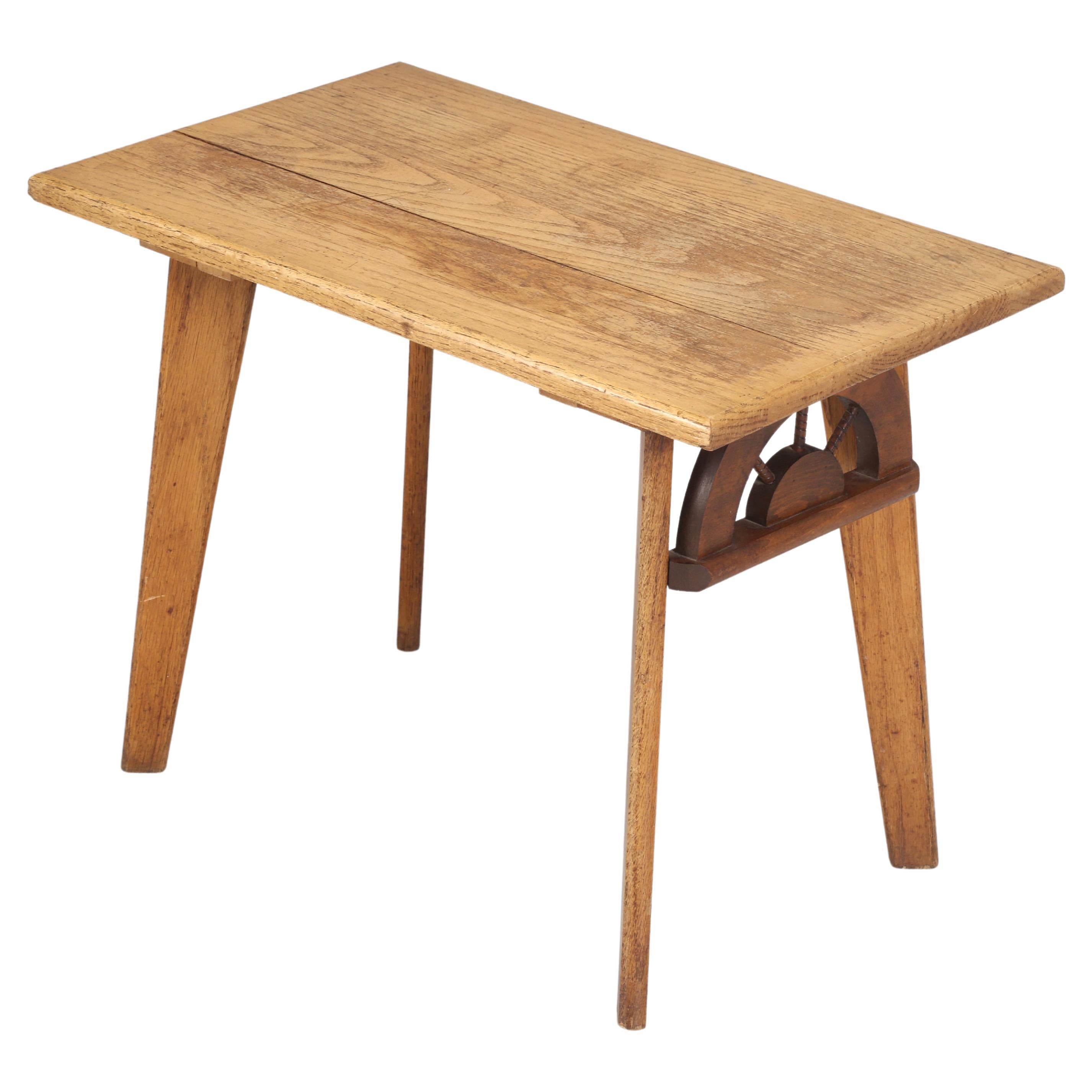 Table d'appoint ou de chevet vintage en Oak Oak Design/One Design de roue de chariot en vente