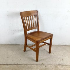 Sedia vintage in stile scuola americana