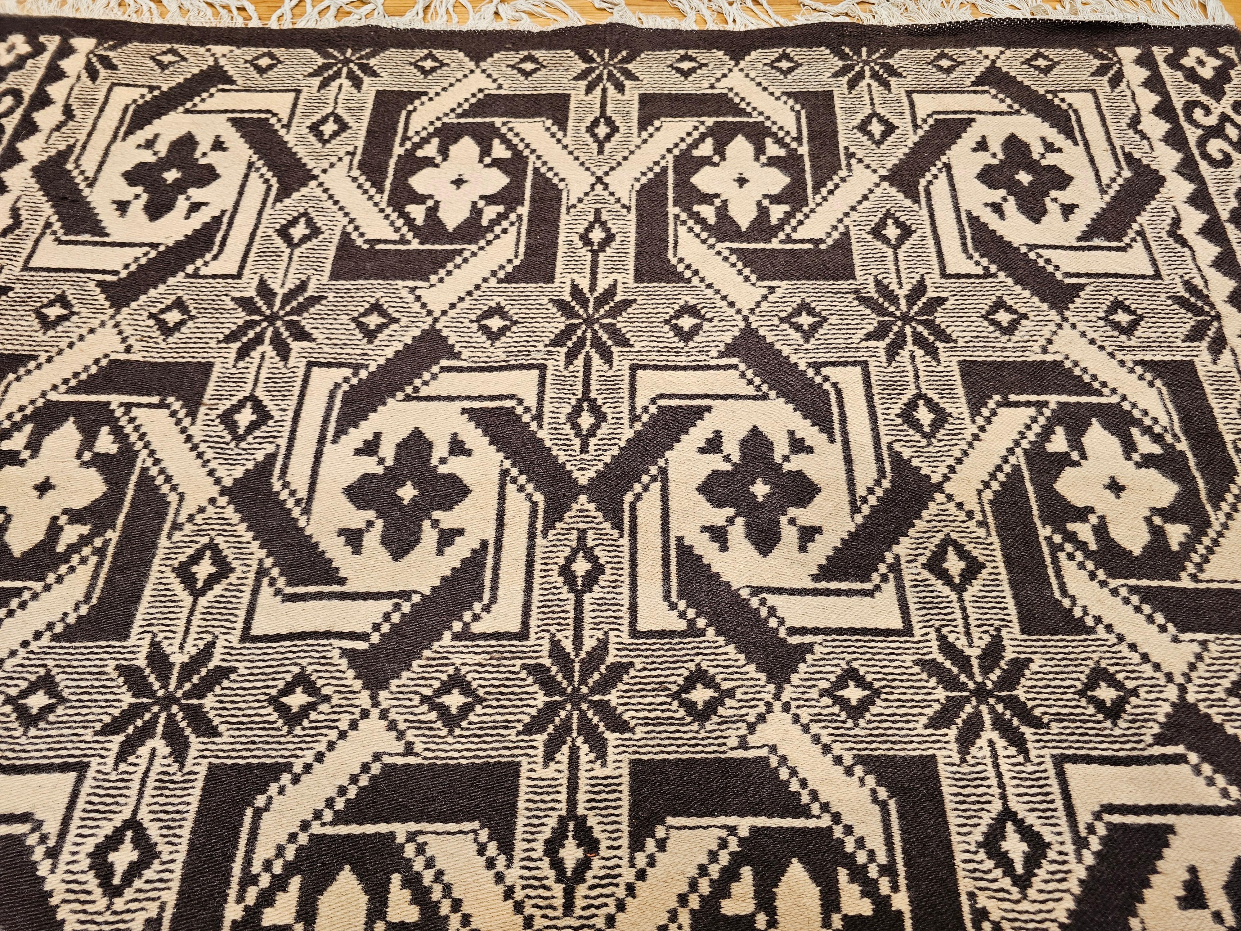 Vegetable Dyed Vintage Southwestern Hand Woven Flat Weave Kilim Area Rug in Gray, Ivory & Brown For Sale