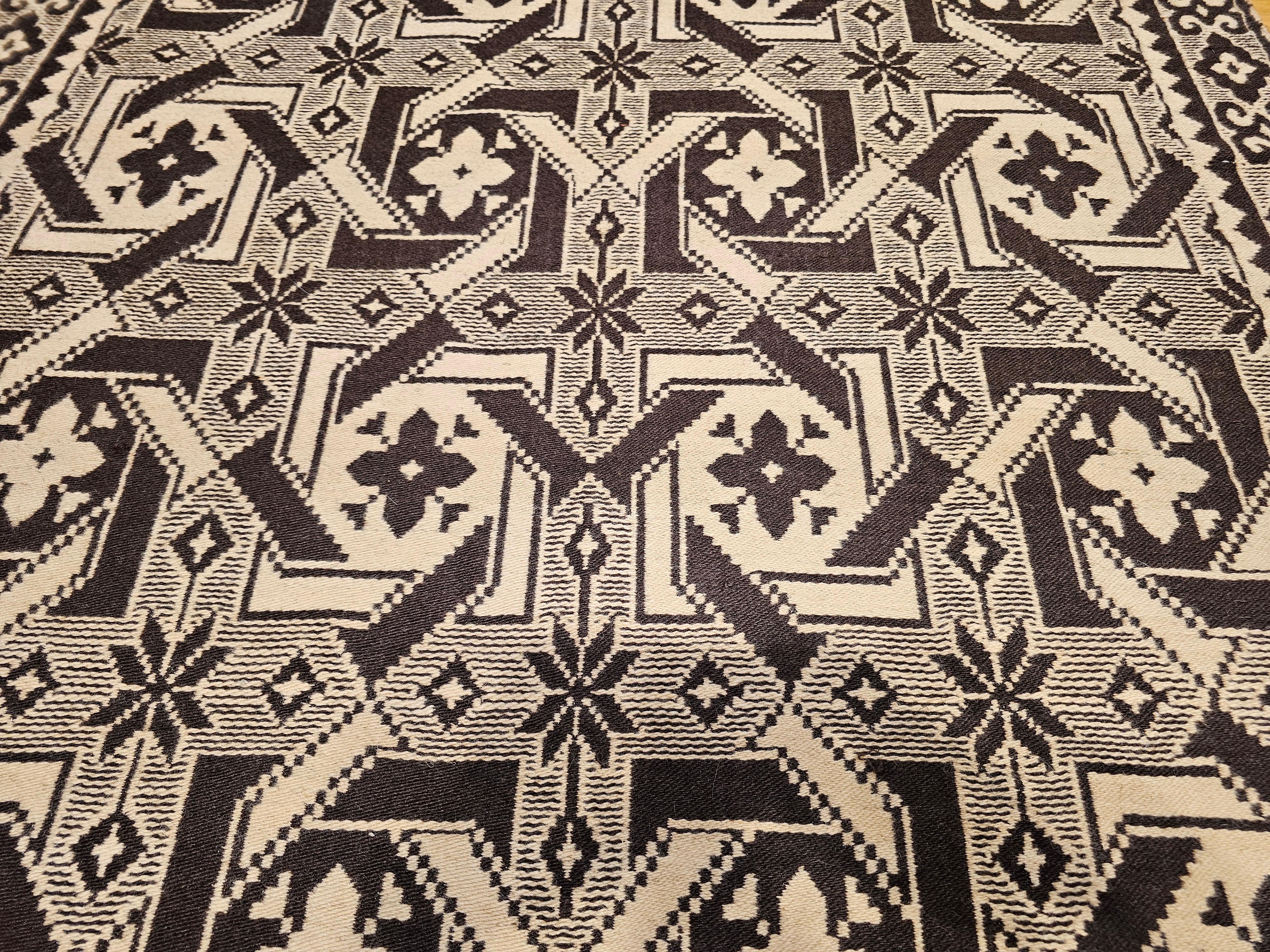 Vintage Southwestern Hand Woven Flat Weave Kilim Area Rug in Gray, Ivory & Brown In Good Condition For Sale In Barrington, IL