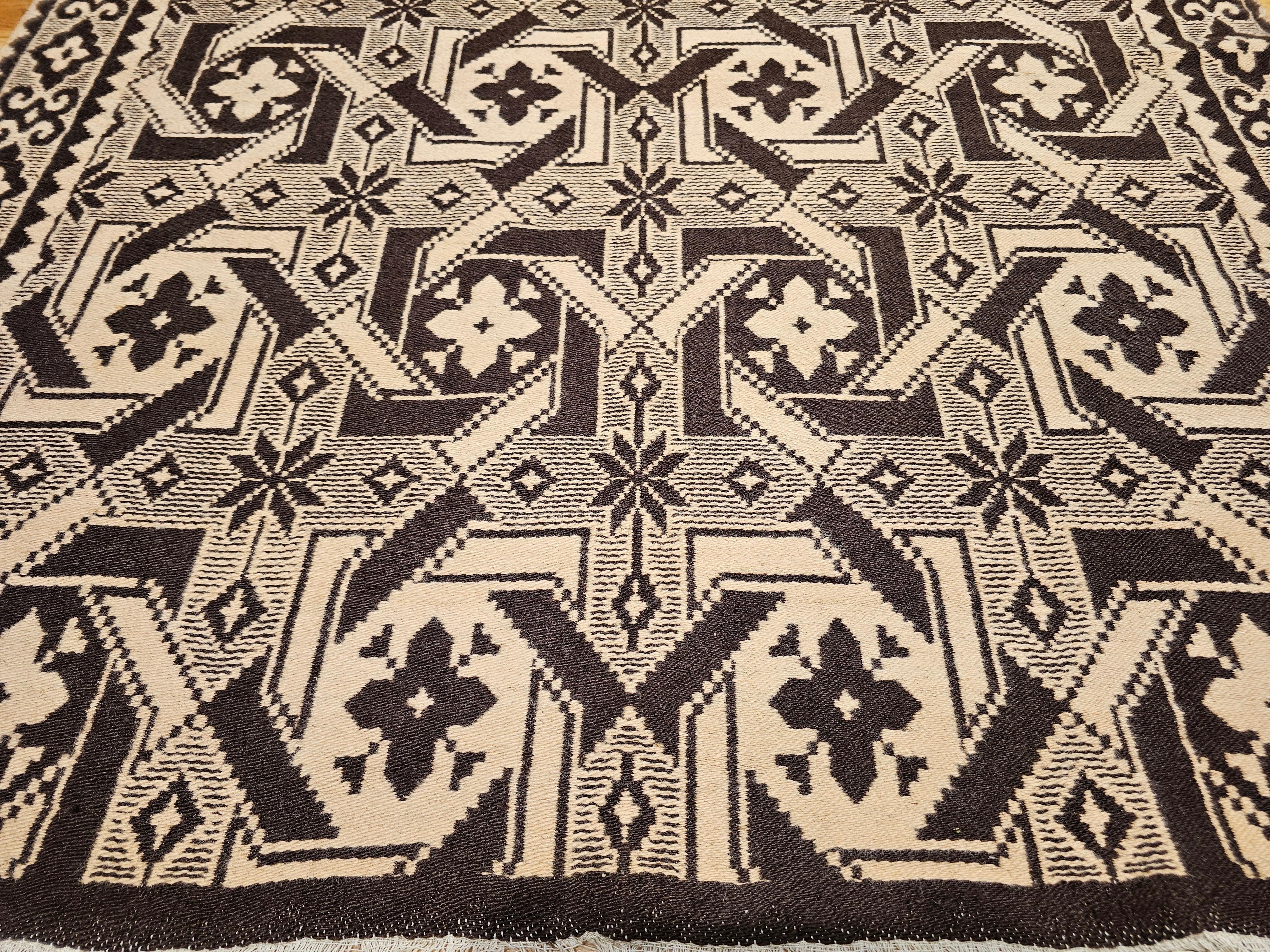 20th Century Vintage Southwestern Hand Woven Flat Weave Kilim Area Rug in Gray, Ivory & Brown For Sale