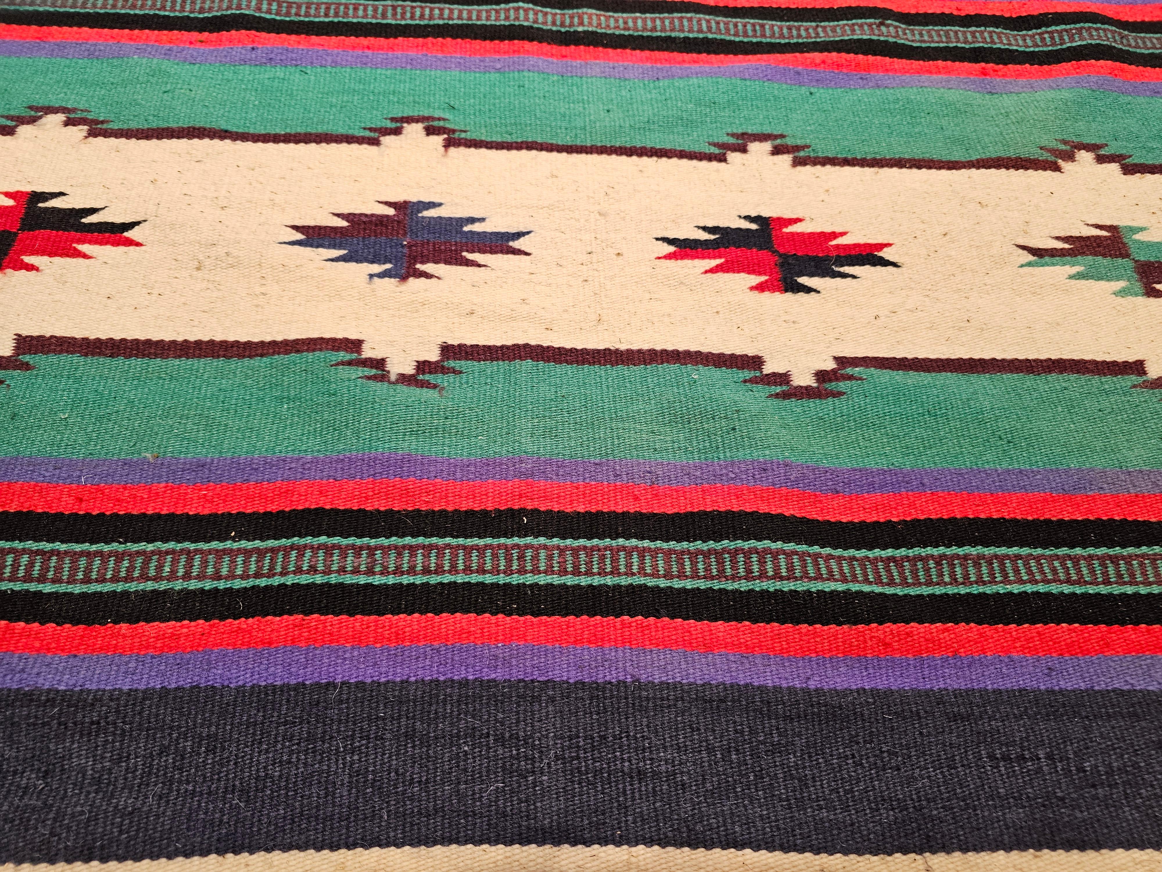 Rug & Kilim Vintage Américain du Sud-Ouest en Ivoire, Vert, Rouge, Violet, Noir Bon état - En vente à Barrington, IL