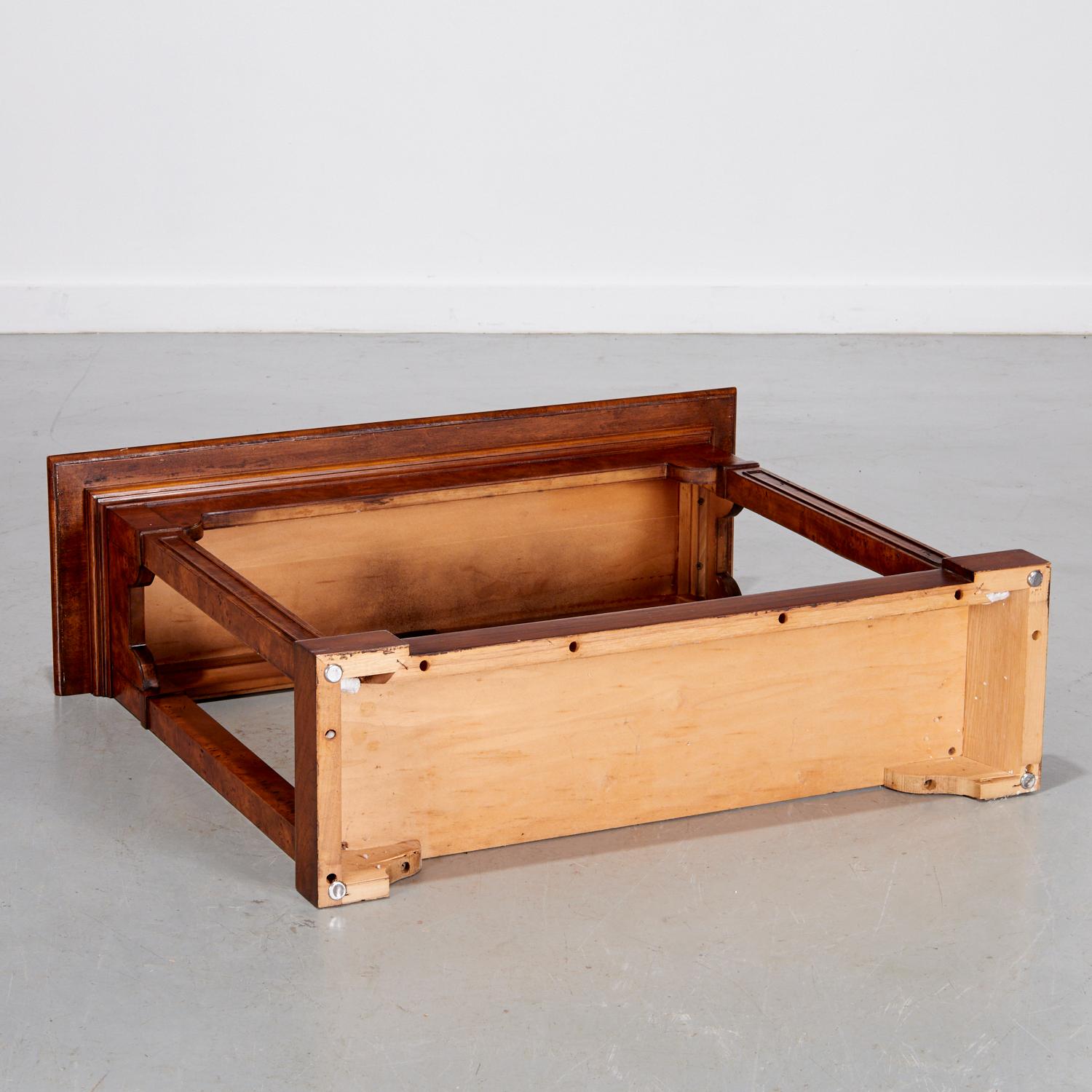 Amerikanischer Konsolentisch im Vintage-Stil, zweistufiger Tomlinson Furniture-Stil aus Wurzelholzfurnier (Holz) im Angebot