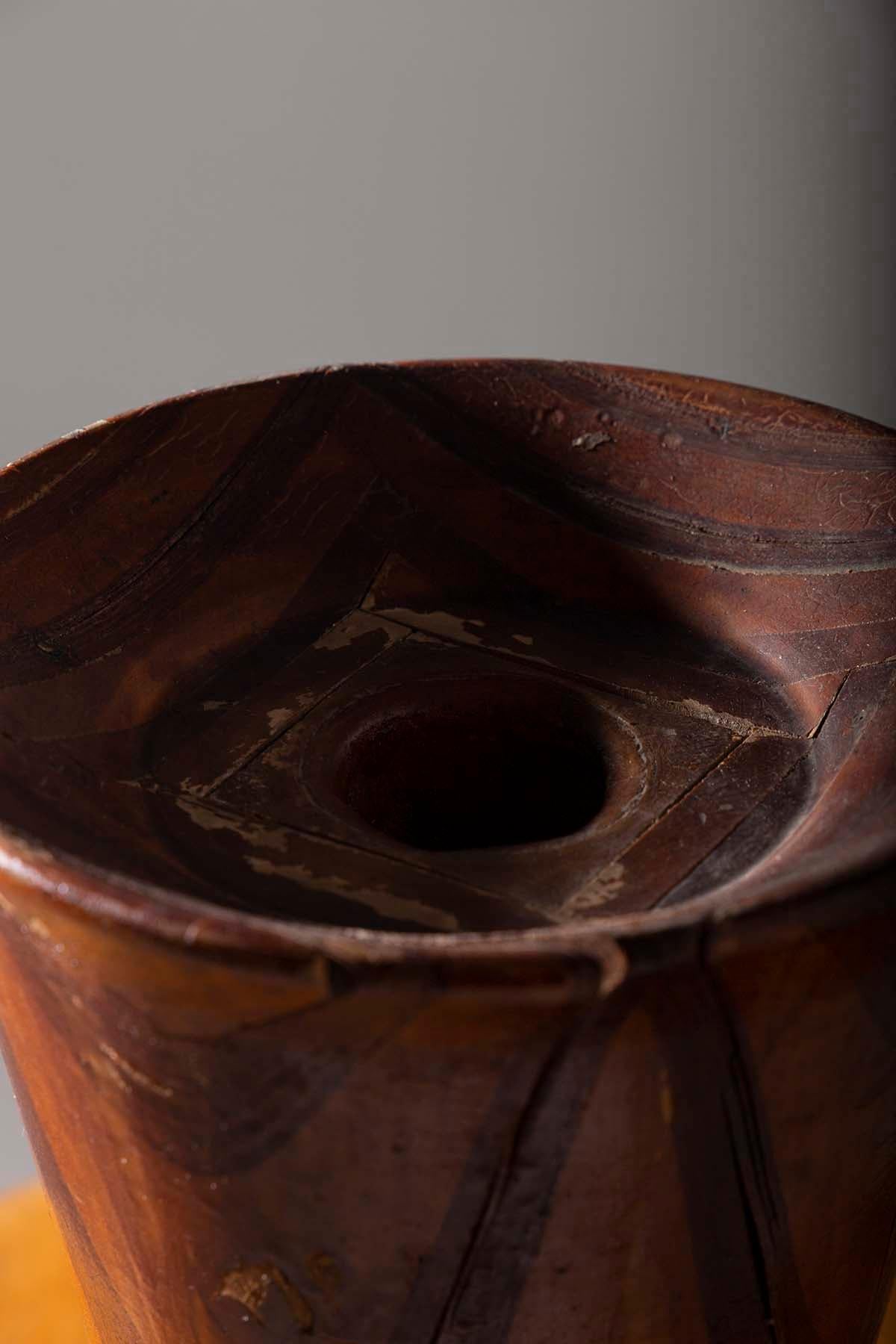Amerikanische Vintage-Vase aus verschiedenen Holzessenzen (Moderne der Mitte des Jahrhunderts) im Angebot
