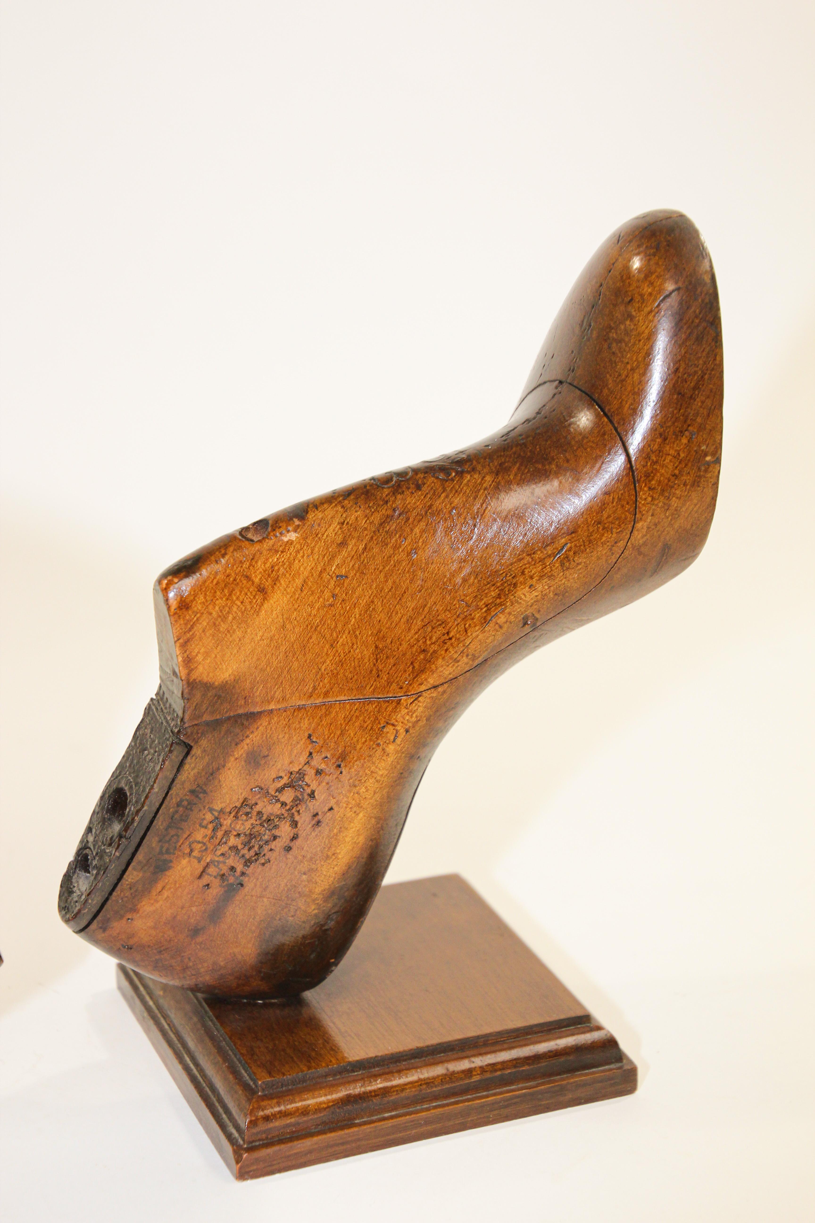 Vintage American Wood Shoe Molds Buchstützen im Angebot 5