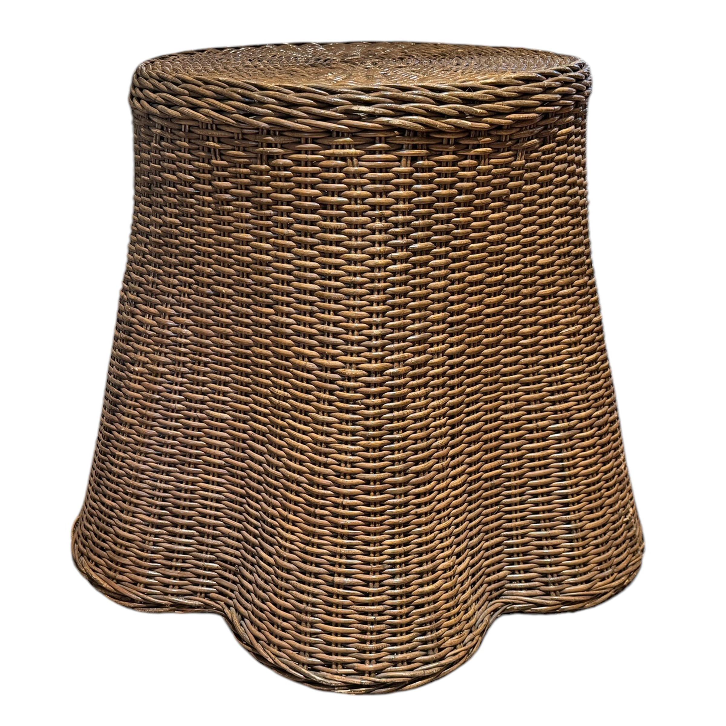 Américain Vintage American Woven Wicker Table en vente