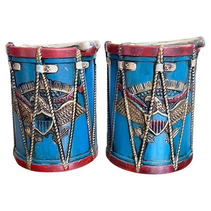 Set von 2 Americana Federal Eagle Drum-Buchstützen in Rot, Weiß und Blau, Vintage