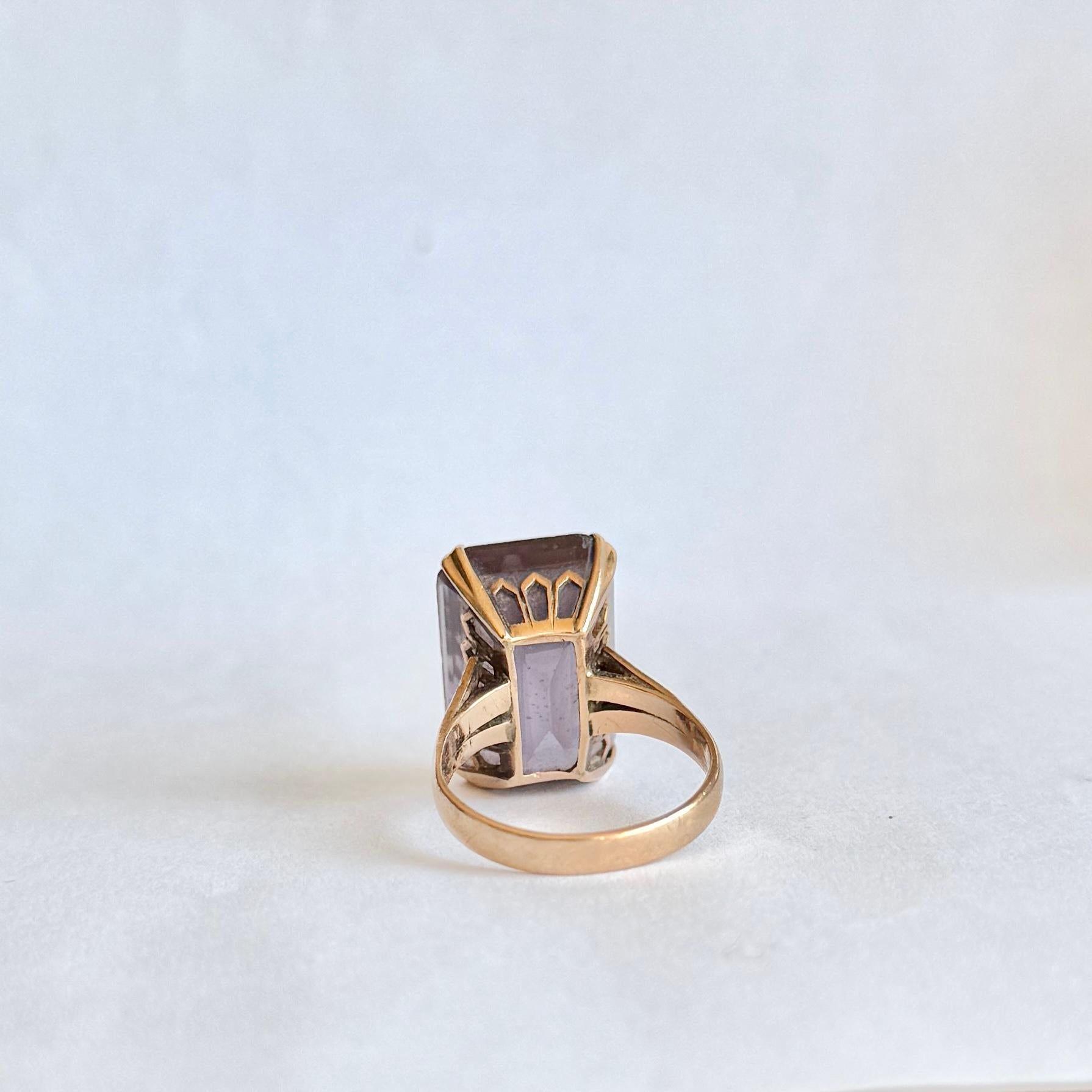 Vintage Amethyst and 14 Carat Gold Cocktail Ring In Good Condition For Sale In Chipping Campden, GB