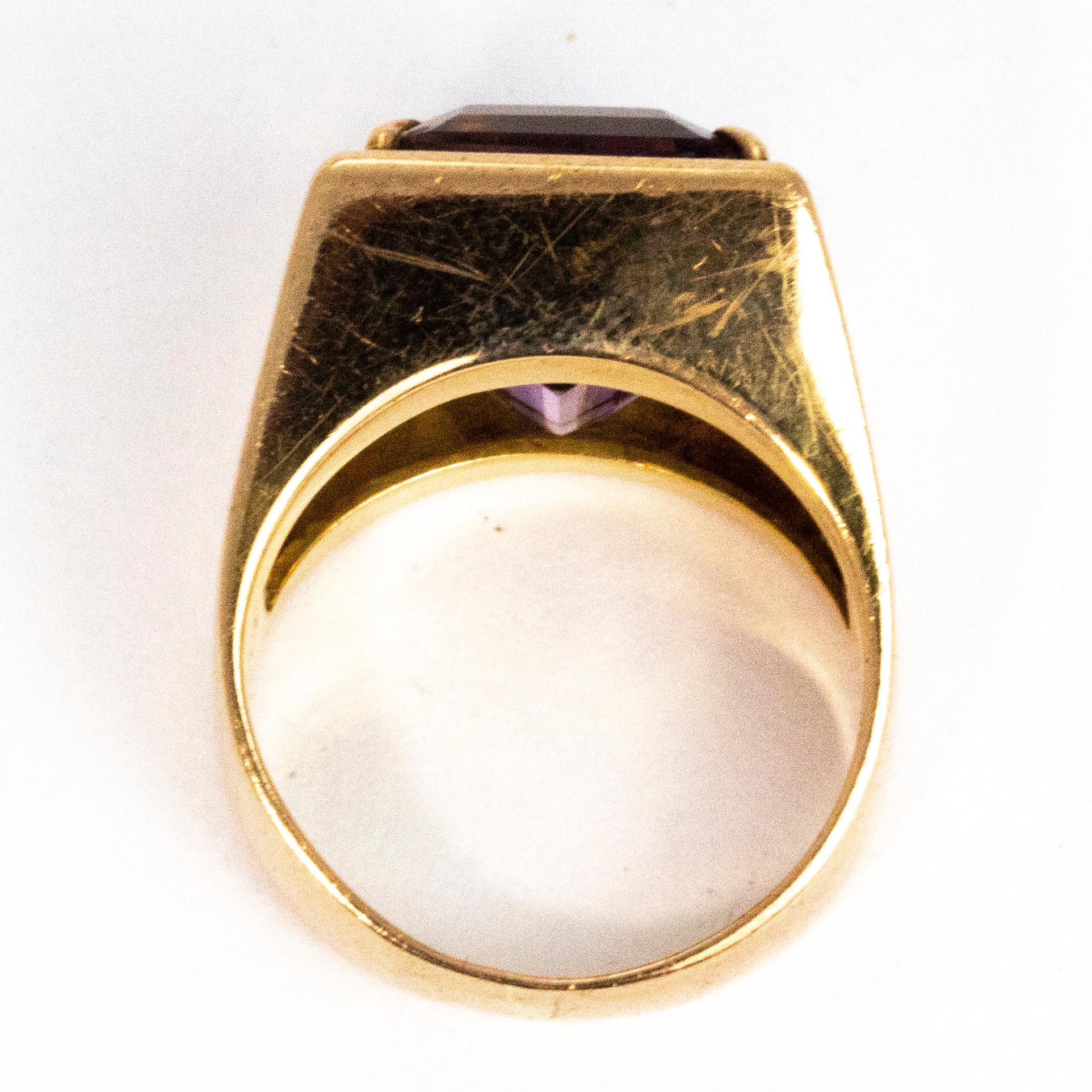 Vintage Amethyst and 18 Carat Gold Signet Ring In Good Condition In Chipping Campden, GB