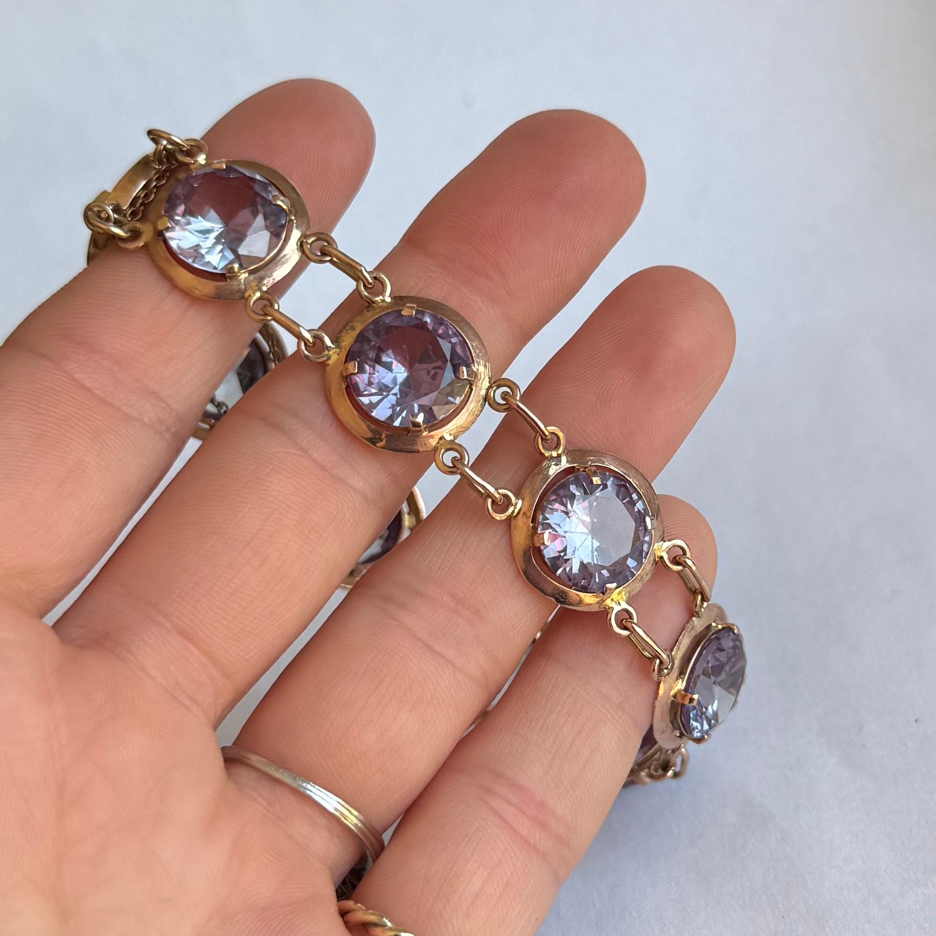 Vintage Amethyst and 9 Carat Gold Bracelet In Good Condition For Sale In Chipping Campden, GB