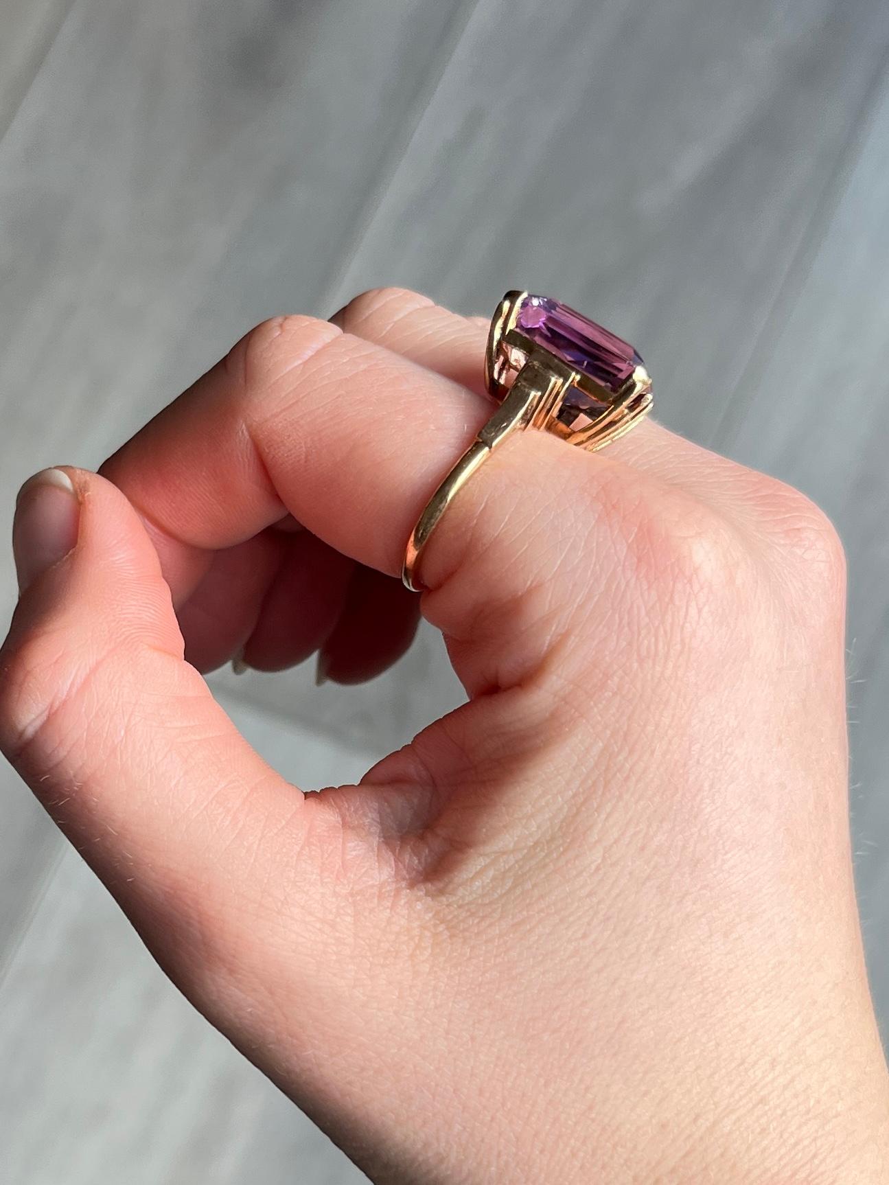 The amethyst set up high upon this ring is a gorgeous purple stone held in simple claws. Modelled in 9carat gold and has an open work gallery. 

Ring Size: O 1/2 or 7 1/2 
Stone Dimensions: 17x14mm 

Weight: 7.4g
