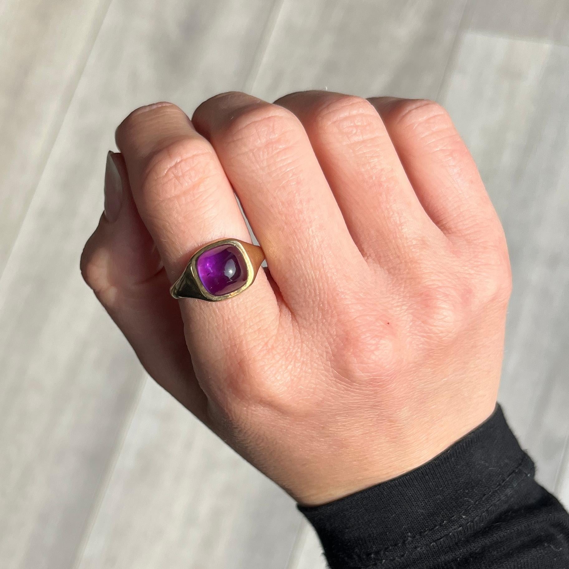 Cabochon Vintage Amethyst and 9 Carat Gold Cocktail Ring For Sale