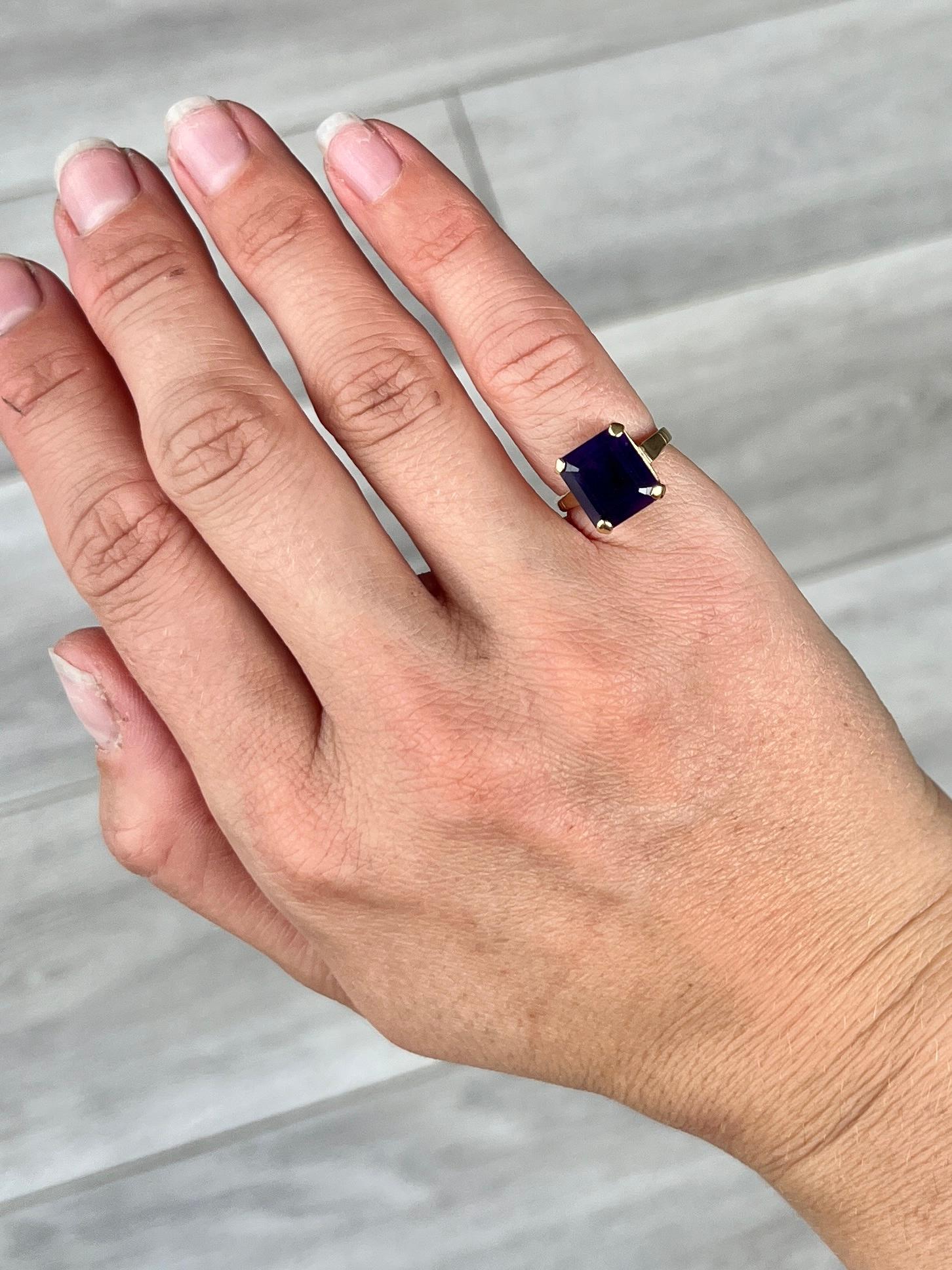 Taille émeraude Bague cocktail vintage en or 9 carats et améthyste en vente