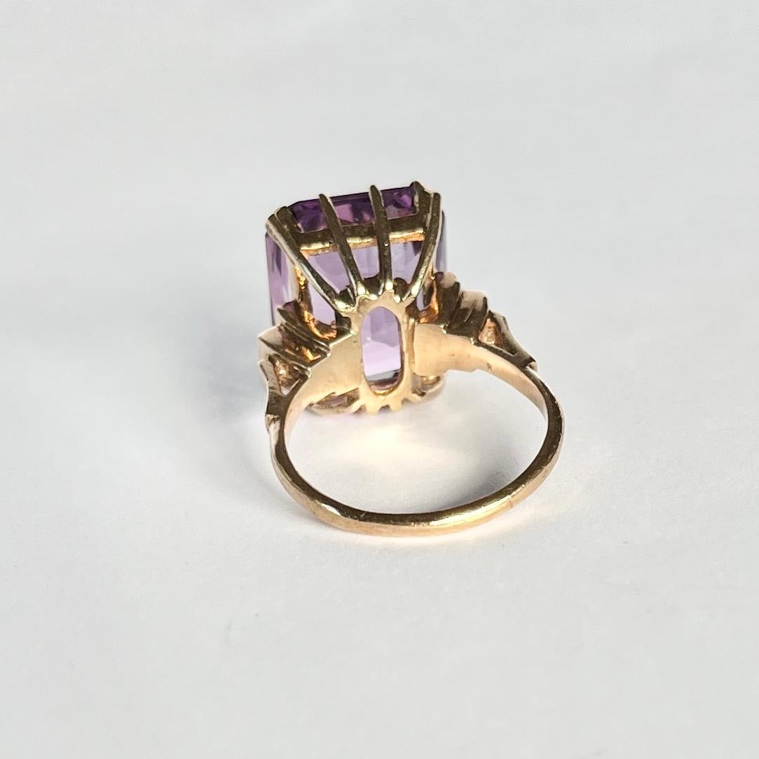 Vintage-Cocktailring mit Amethyst und 9 Karat Gold im Zustand „Gut“ im Angebot in Chipping Campden, GB