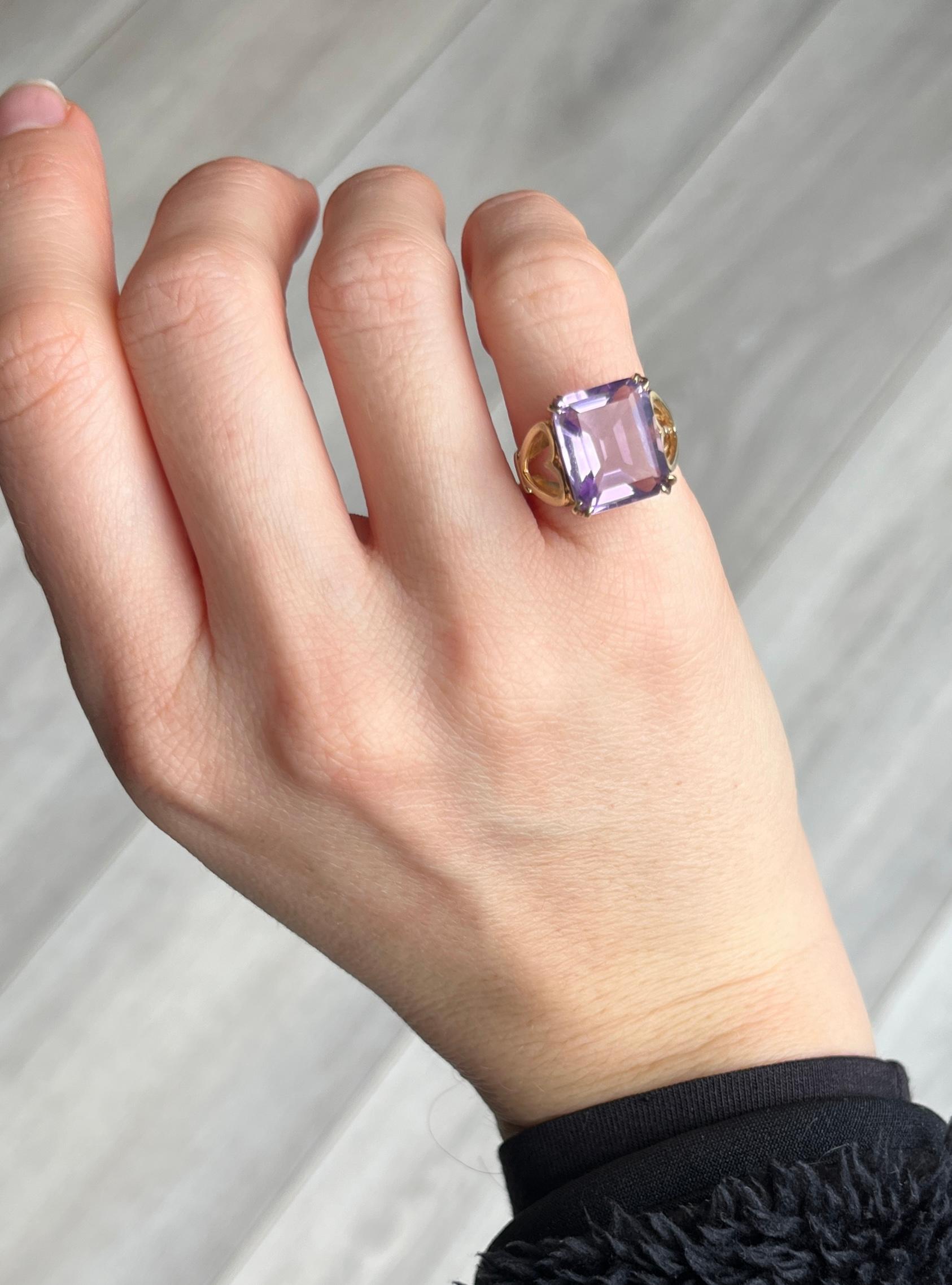 Vintage Amethyst and 9 Carat Gold Cocktail Ring For Sale 1