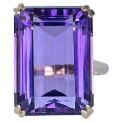 Bague cocktail vintage en or 9 carats et améthyste Bague cocktail vintage en or 9 carats et améthyste