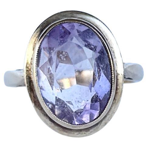 Anillo de cóctel vintage de amatista y oro de 9 quilates